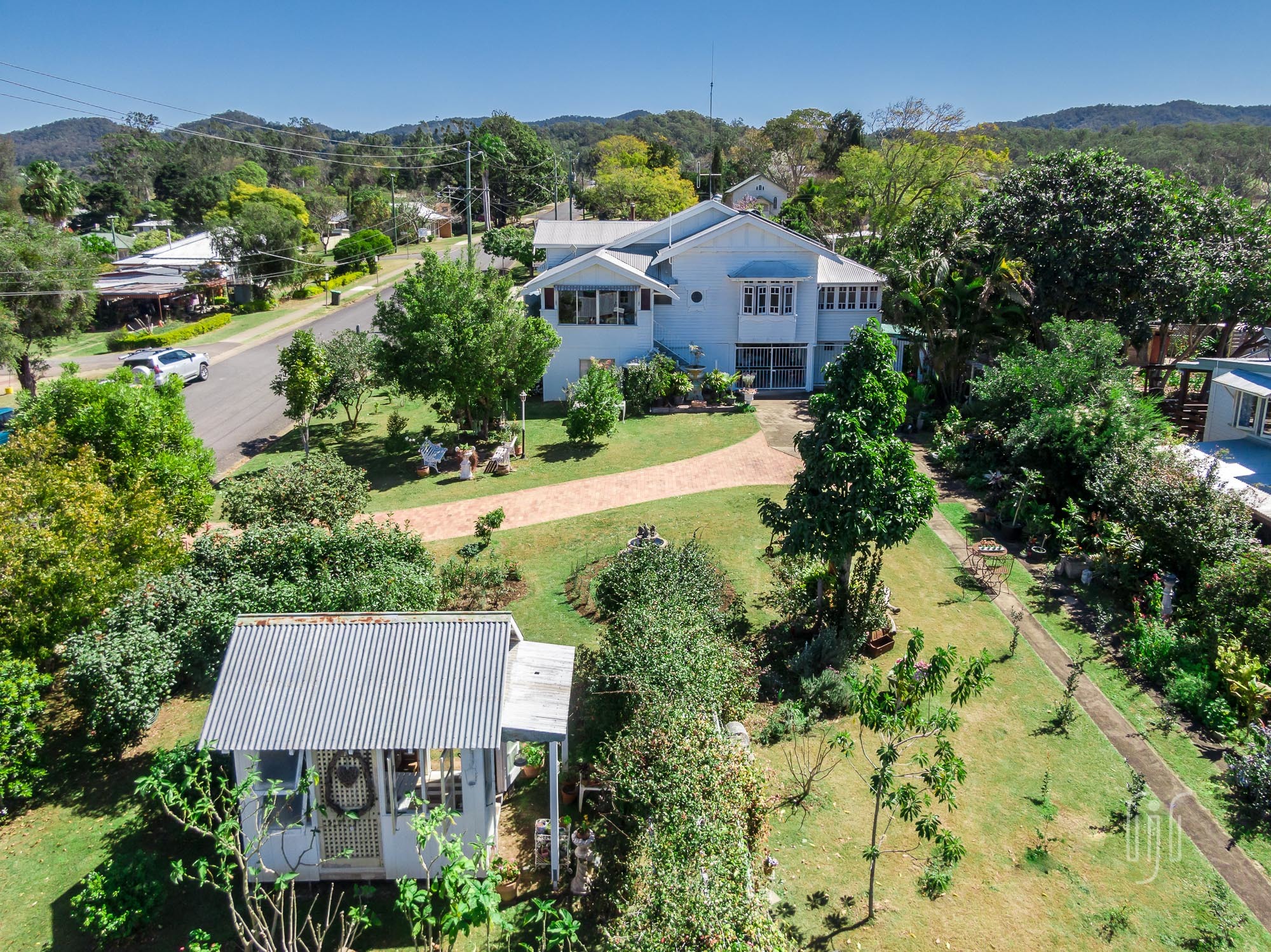 Ron Jeffery Realty KENILWORTH HOUSE