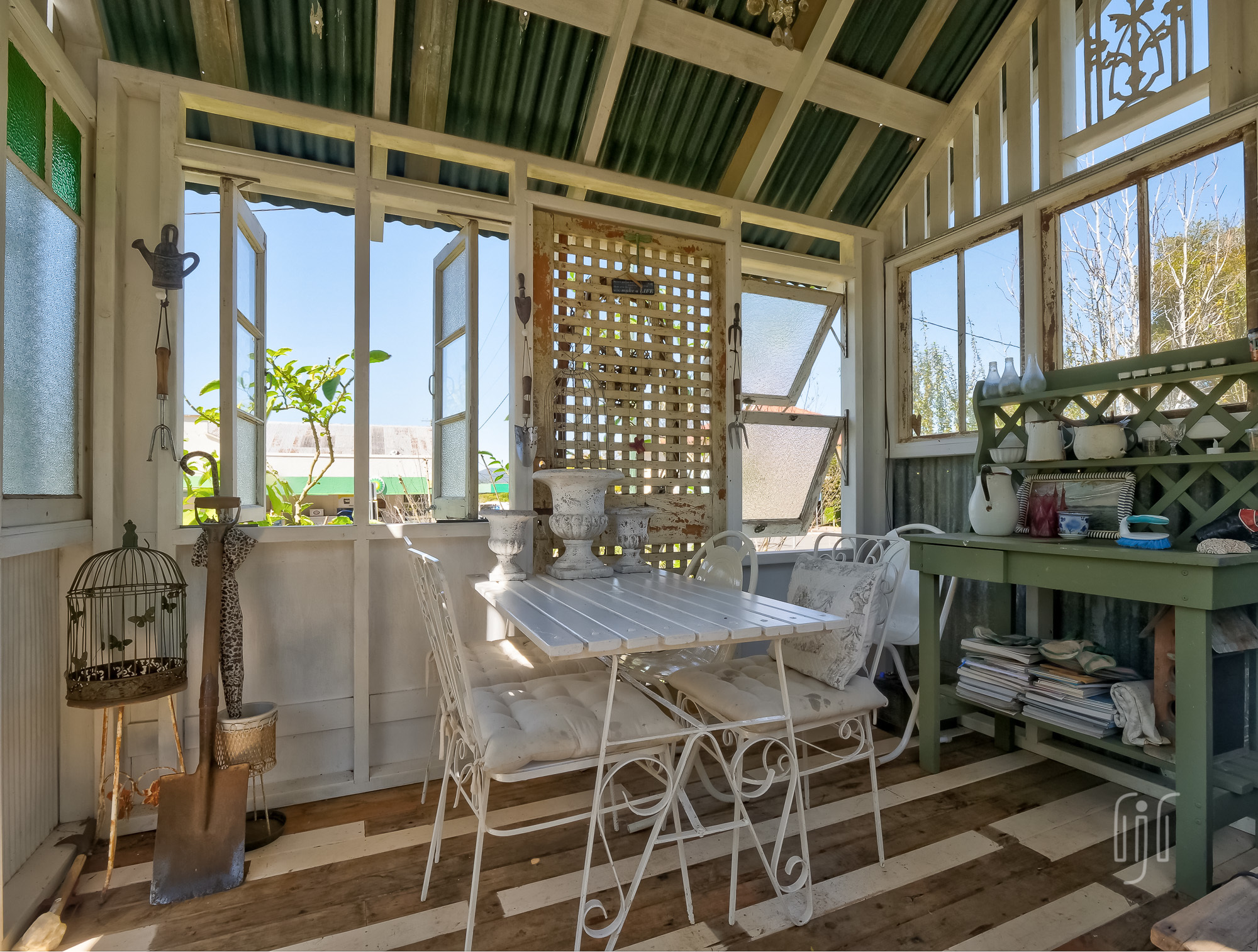 Ron Jeffery Realty KENILWORTH HOUSE