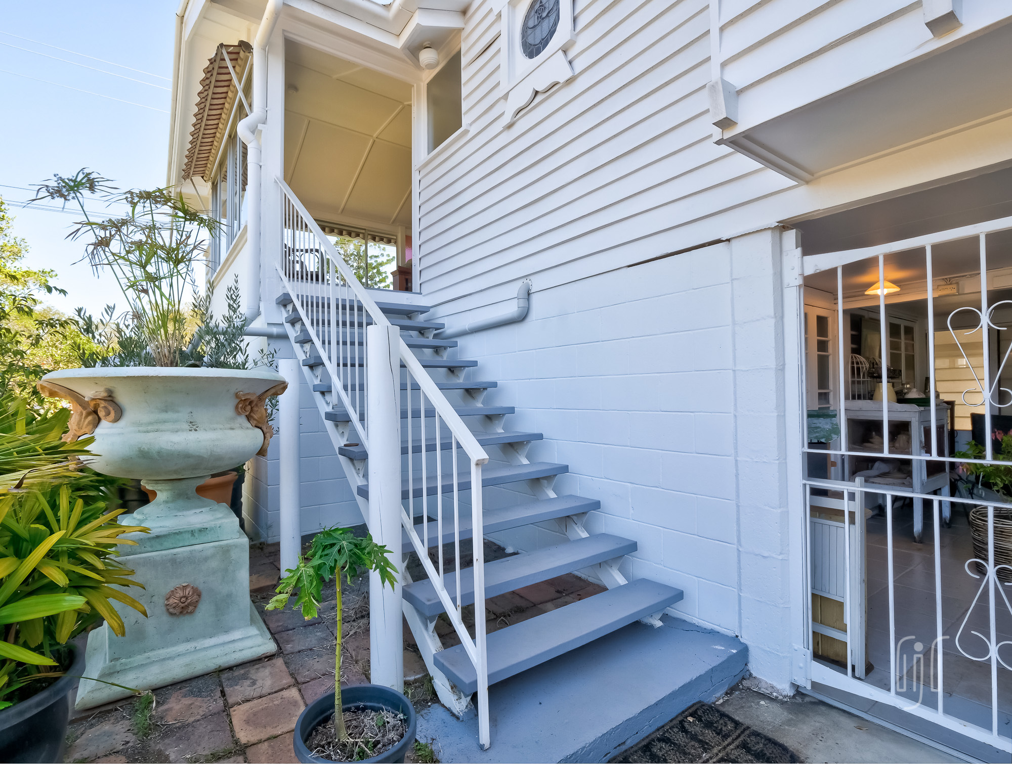 Ron Jeffery Realty KENILWORTH HOUSE