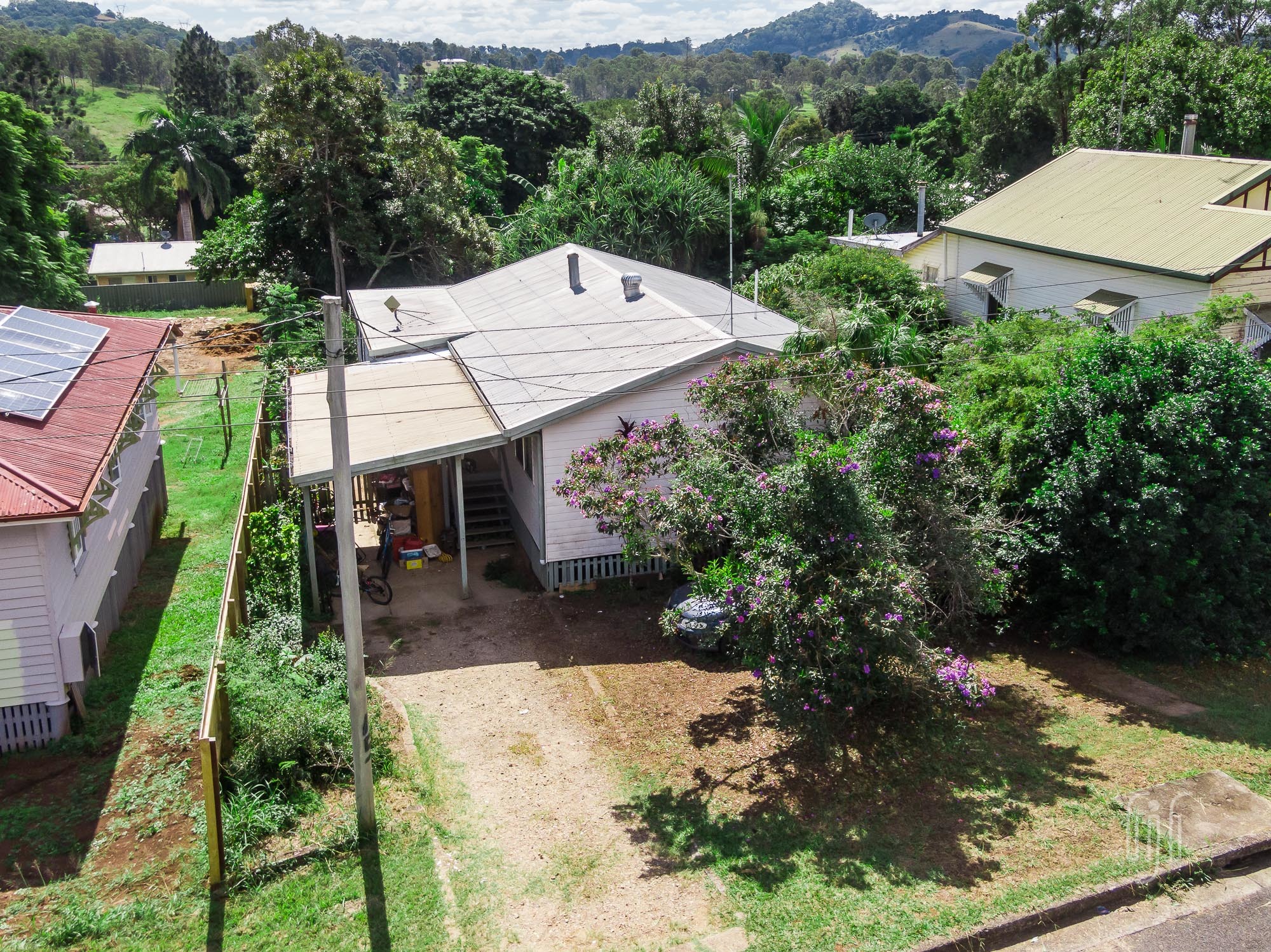 Ron Jeffery Realty IN KANDANGA'S FAVOURITE STREET!