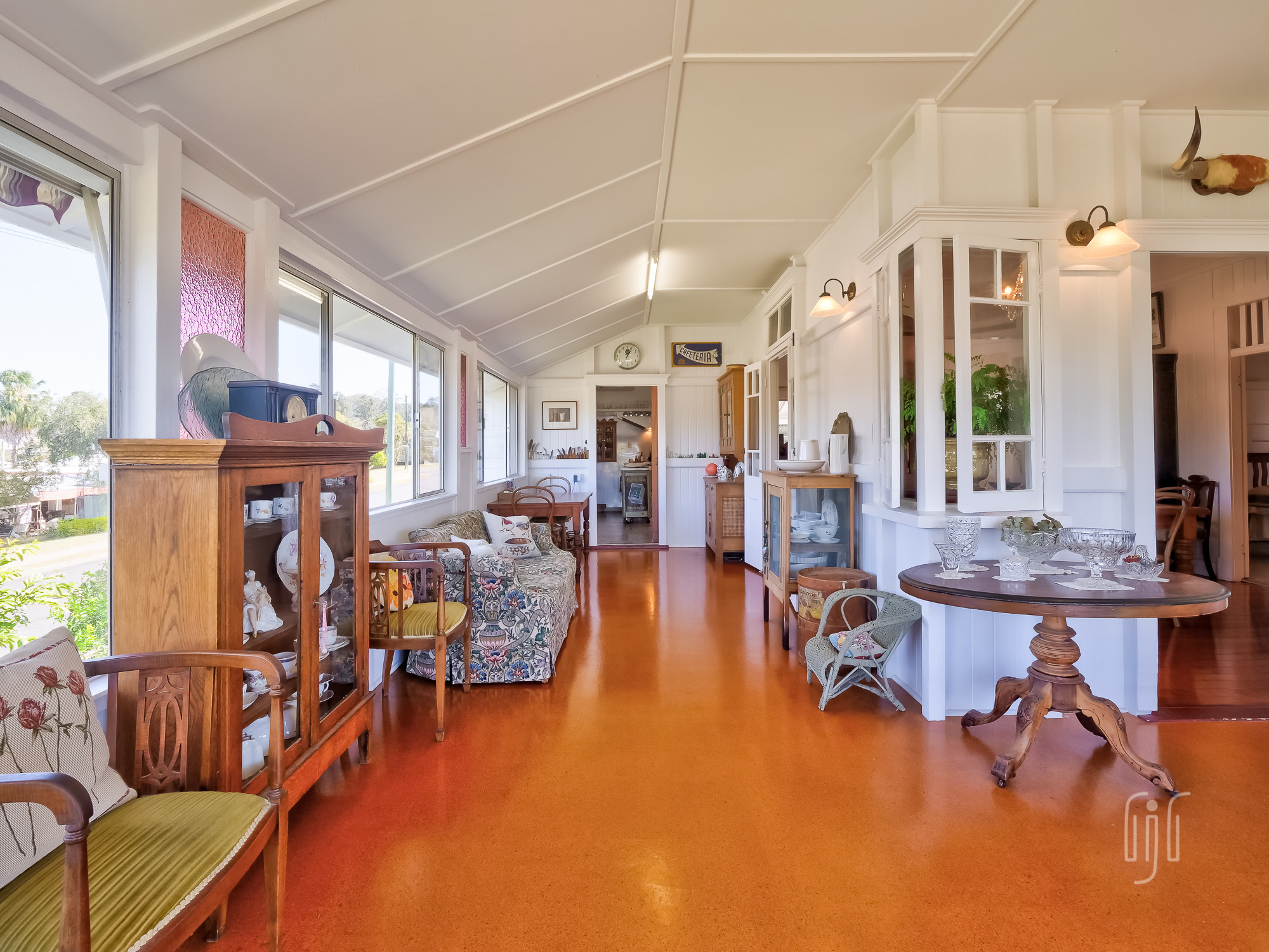 Ron Jeffery Realty KENILWORTH HOUSE