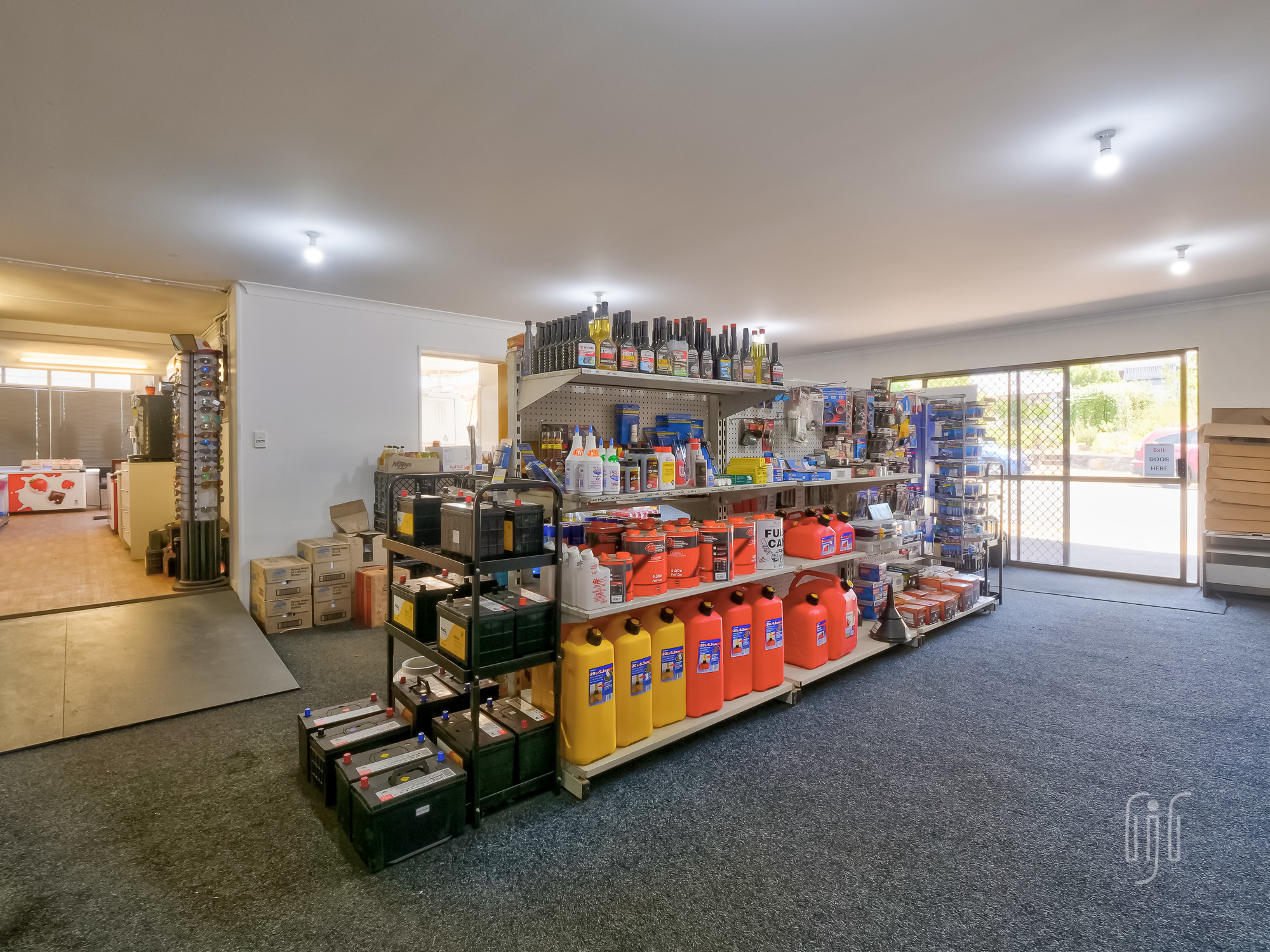 Ron Jeffery Realty KENILWORTH GARAGE