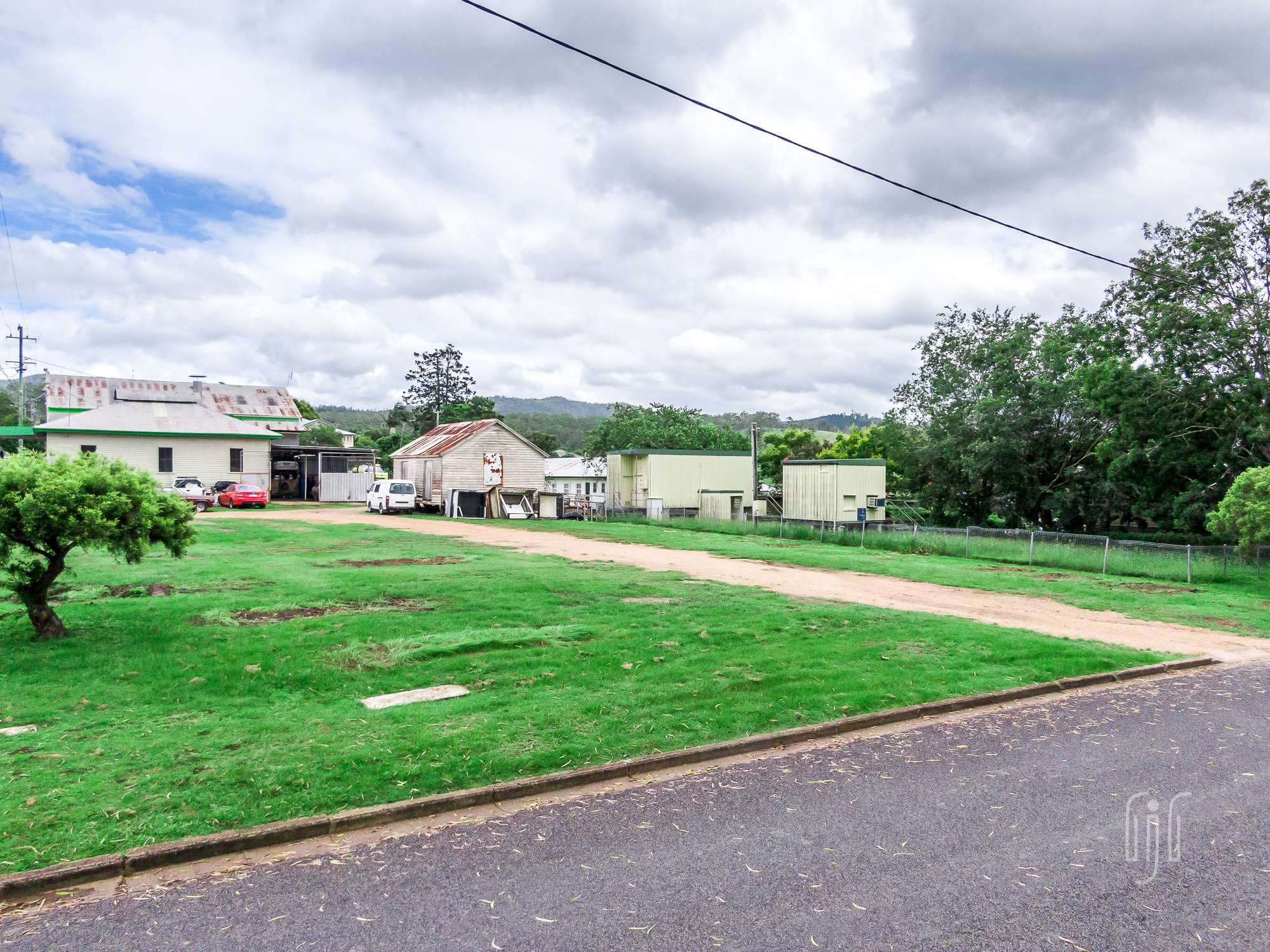 Ron Jeffery Realty VACANT COMMERCIAL LAND