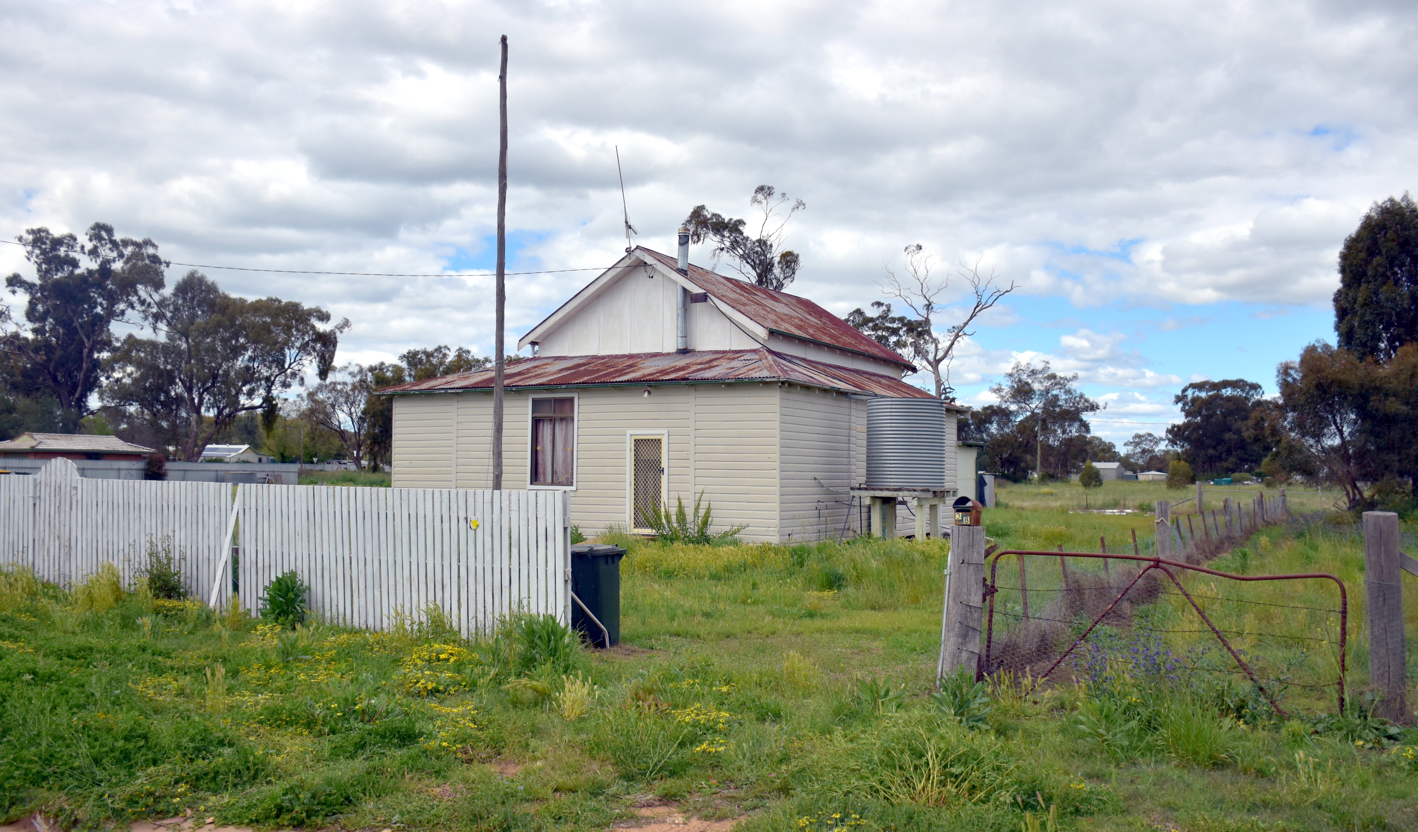 Rural Property Centre Old Scout Hall Semi Renovated Project Up For Grabs !! Cracking Great