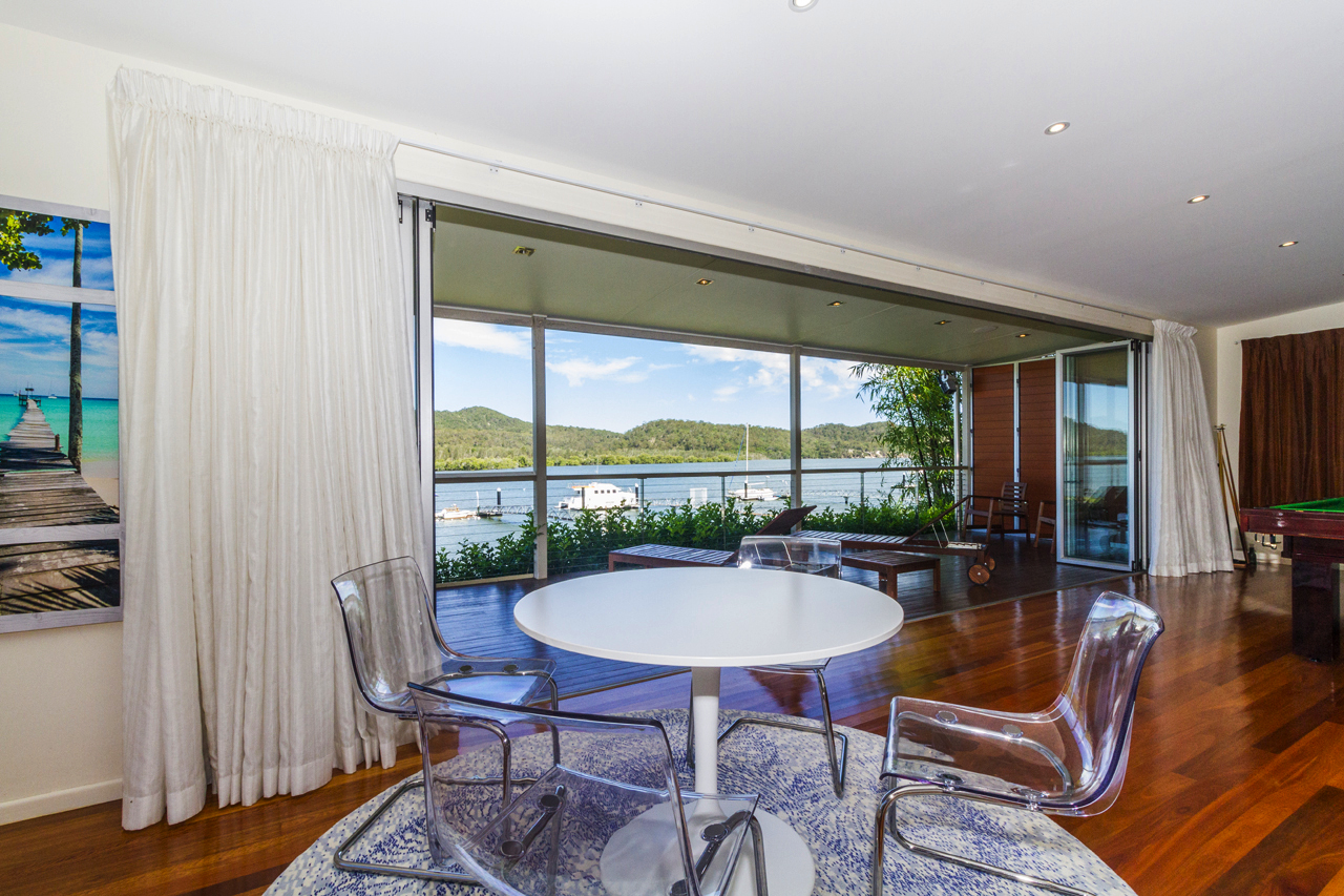 Russell Island Real Estate Waterfront, Water Access, Pontoon and Spa.