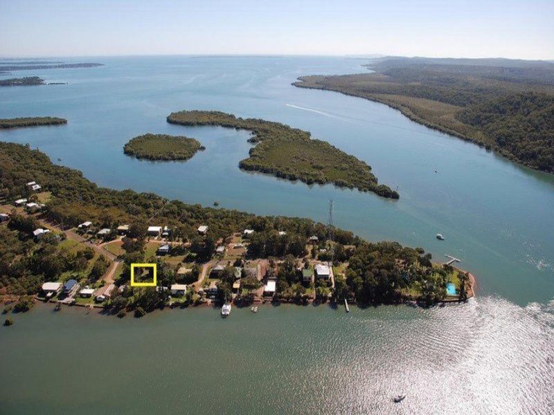 Russell Island Real Estate RENOVATOR'S DELIGHT, AMAZING LOCATION WITH CLOSE WATER ACCESS