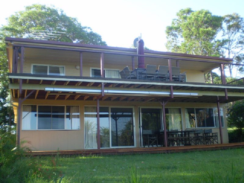 Russell Island Real Estate Waterfront Wonder!