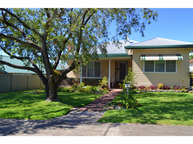 Slater & Slater Real Estate Charming home in central location