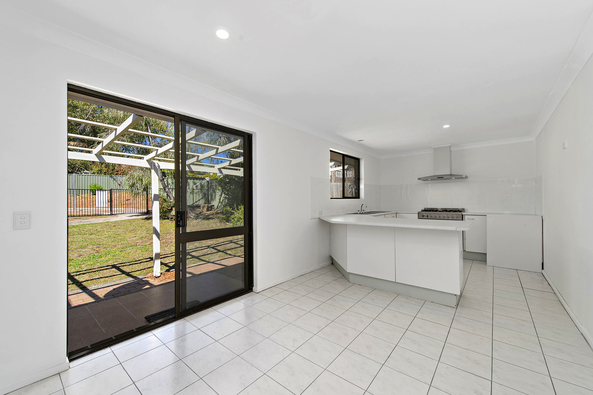 Slater & Slater Real Estate Elevated outlook, pool on 709m2