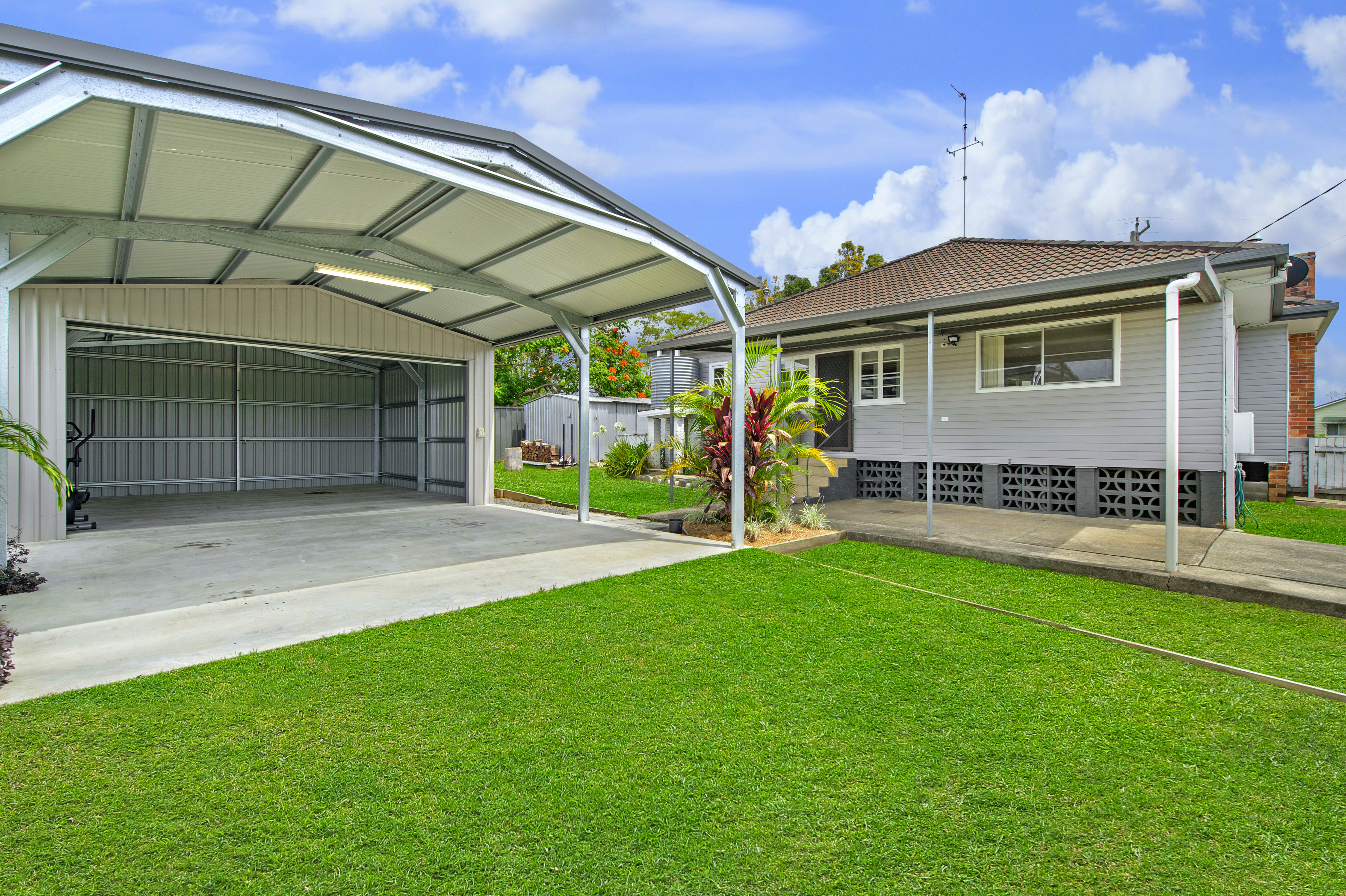 Slater & Slater Real Estate Recently renovated, new double colourbond