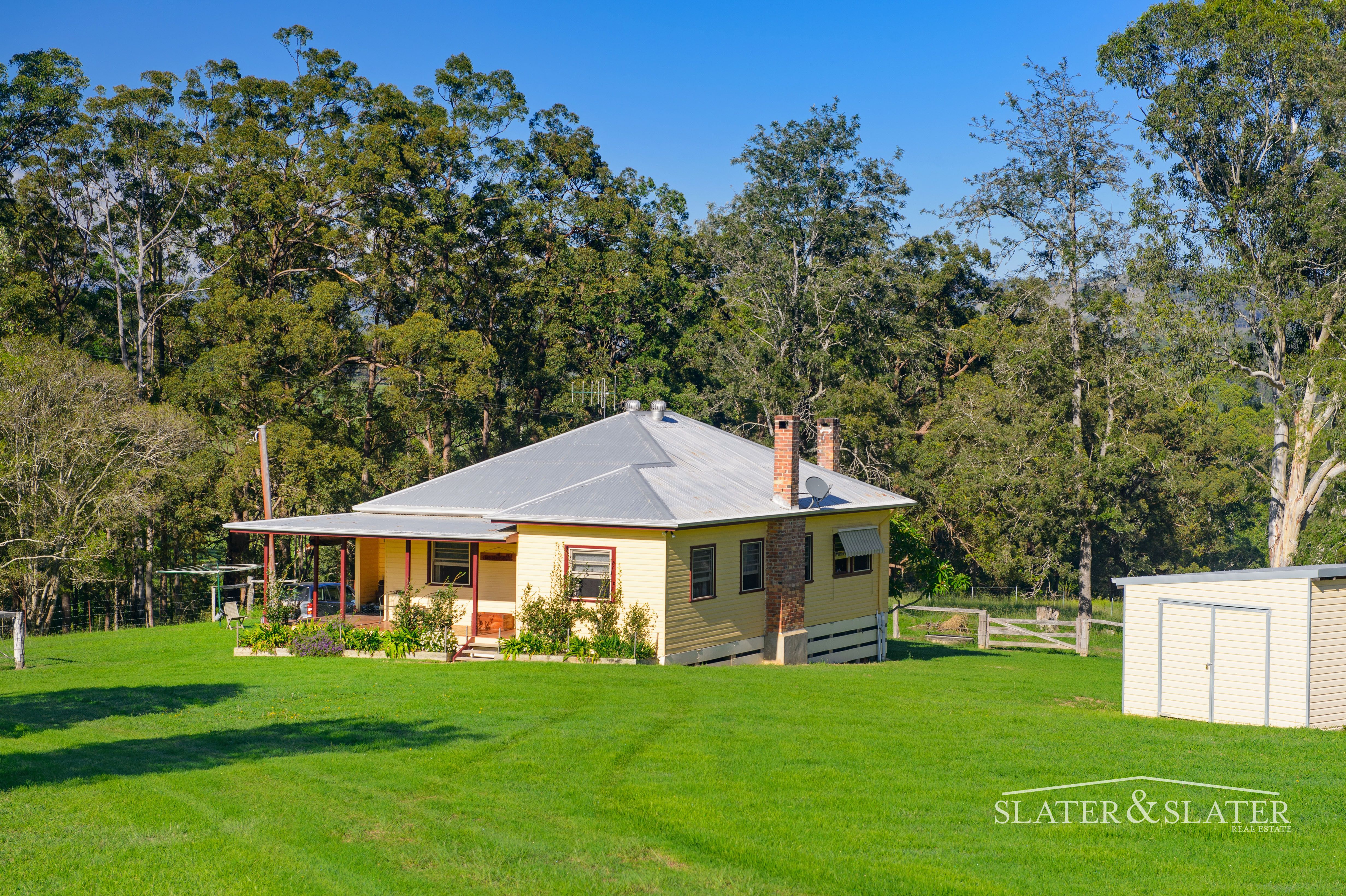 Slater & Slater Real Estate Charming renovated home on absolute