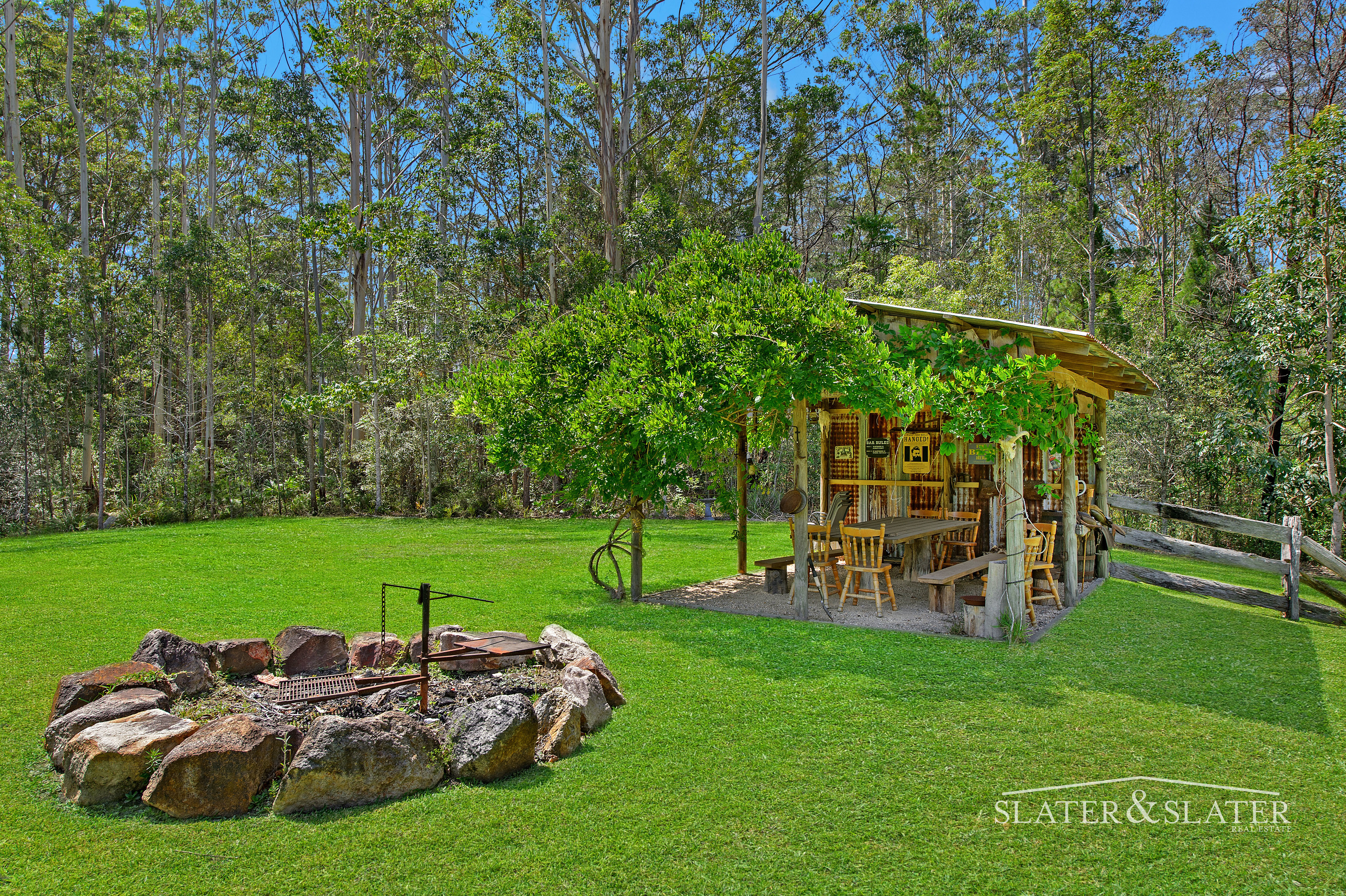 Slater & Slater Real Estate 3.5 Private acres, spacious and