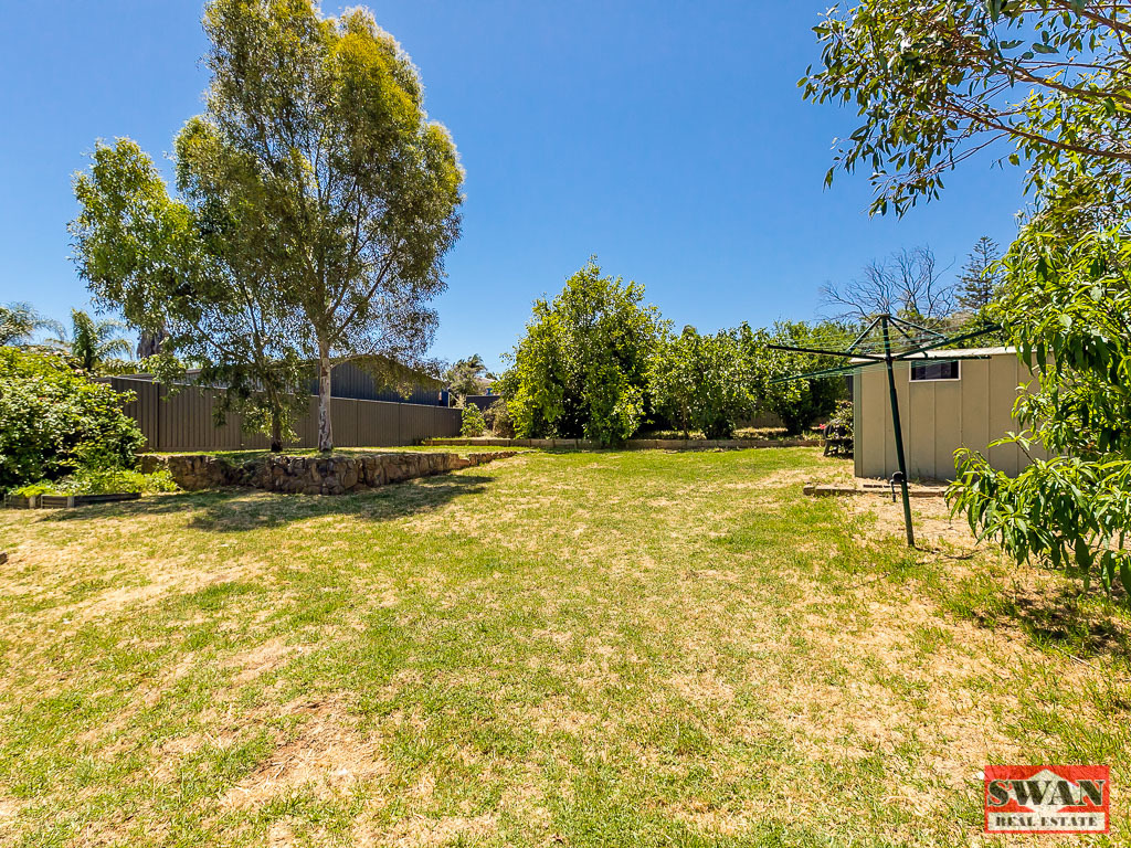 Swan Real Estate OVERLOOKING THE PARK IN ELEVATED LOCATION
