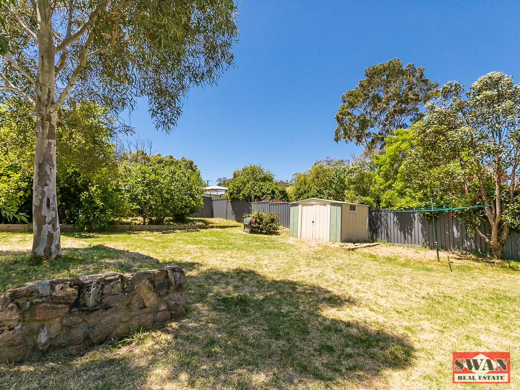 Swan Real Estate OVERLOOKING THE PARK IN ELEVATED LOCATION