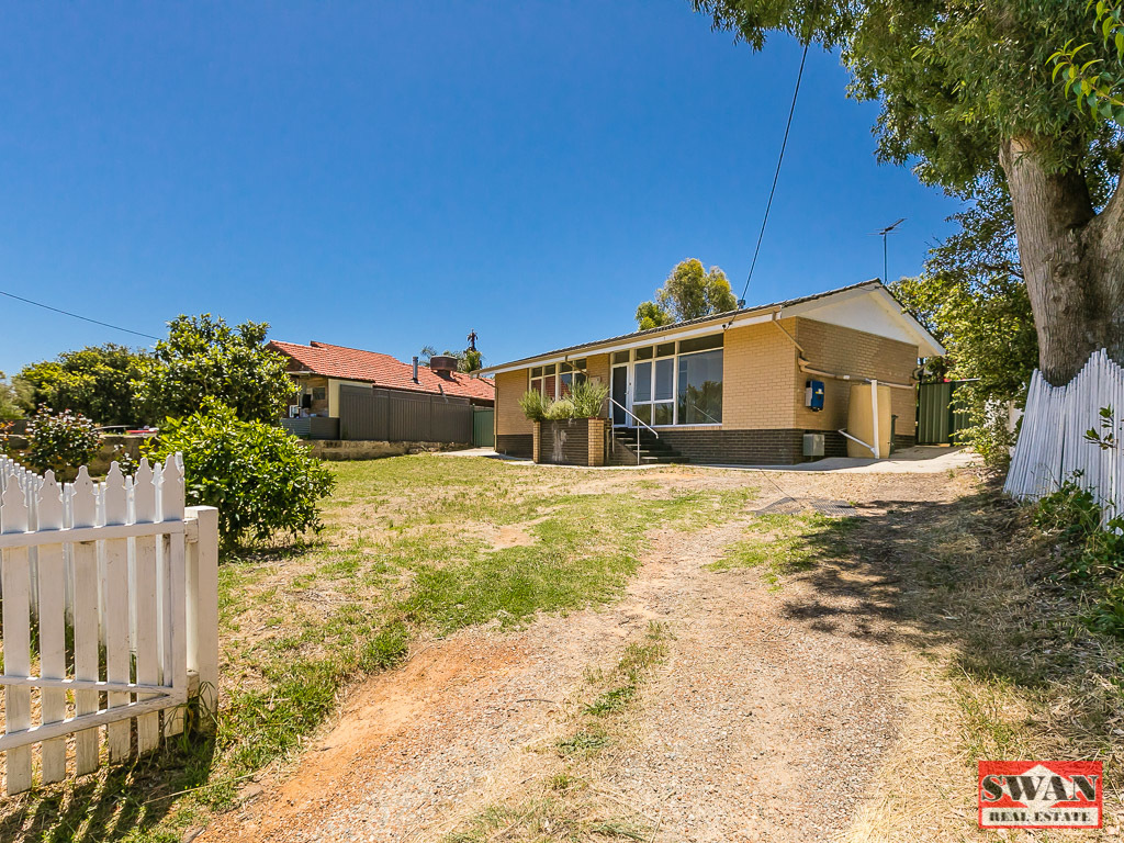 Swan Real Estate OVERLOOKING THE PARK IN ELEVATED LOCATION