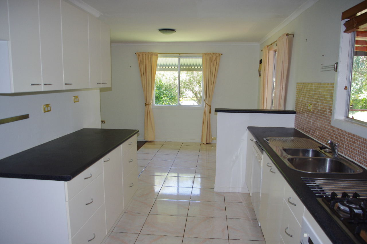 T Barclay Real Estate cottage on Karragarra Island