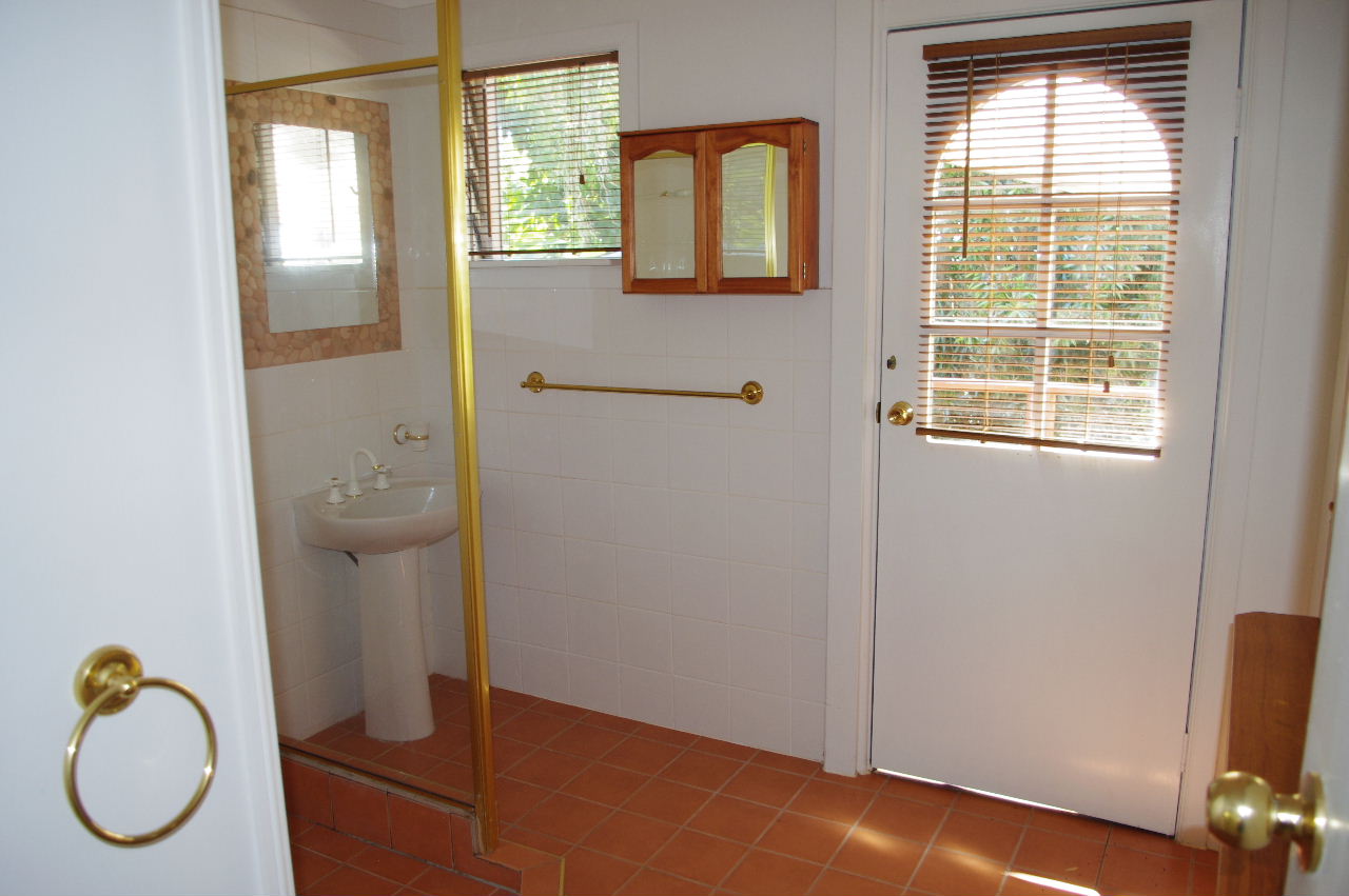 T Barclay Real Estate cottage on Karragarra Island