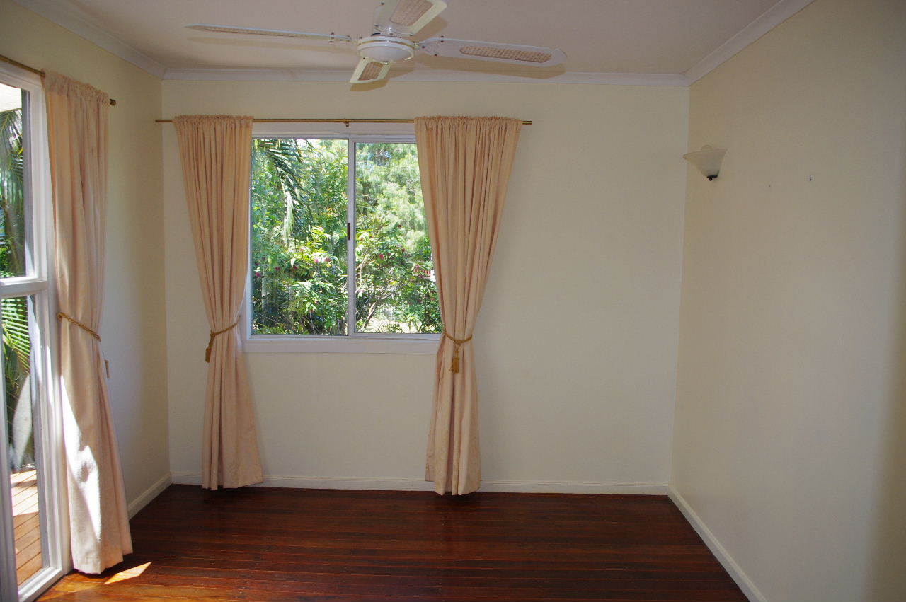 T Barclay Real Estate cottage on Karragarra Island