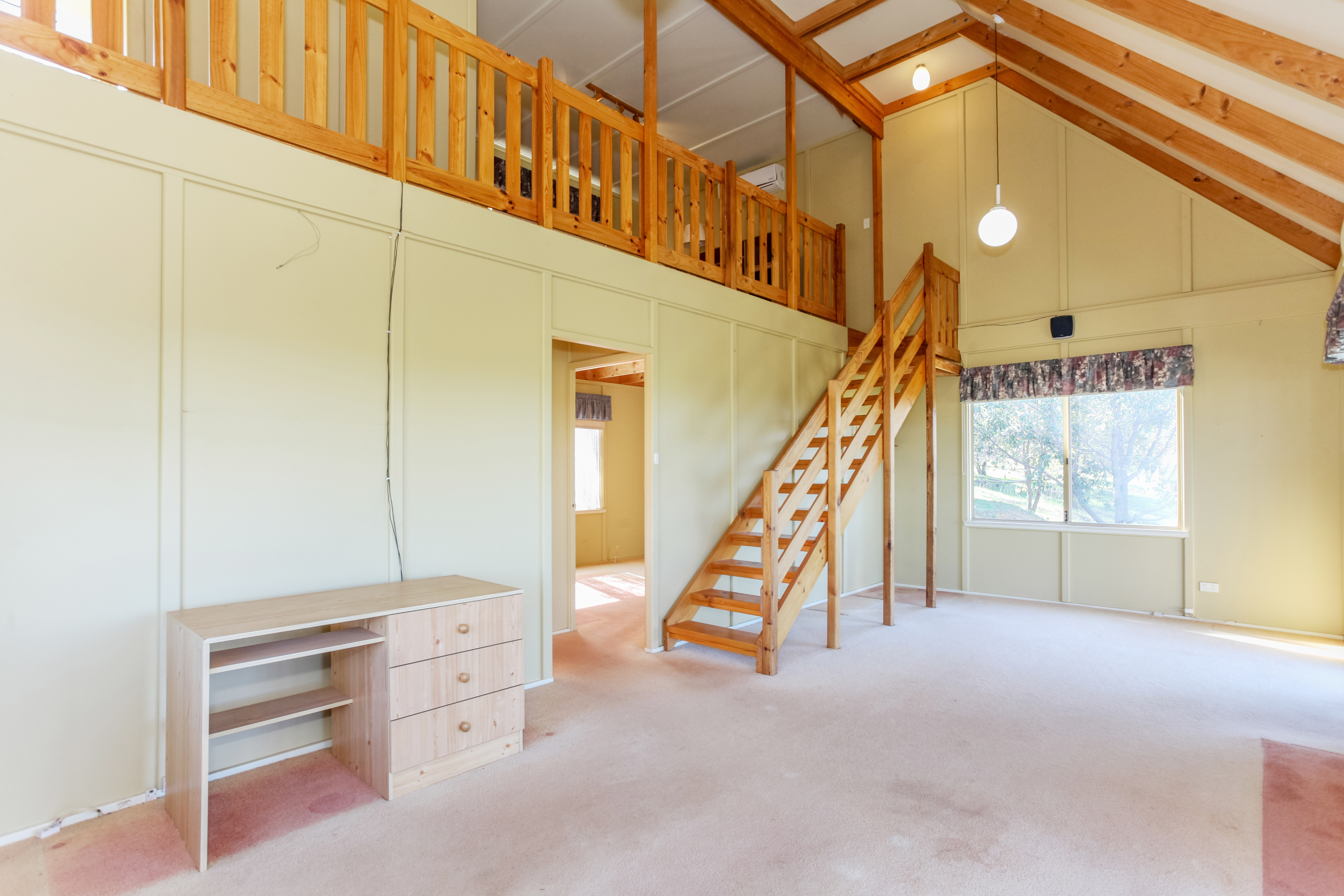 Tony Maddox Real Estate UNDER OFFER