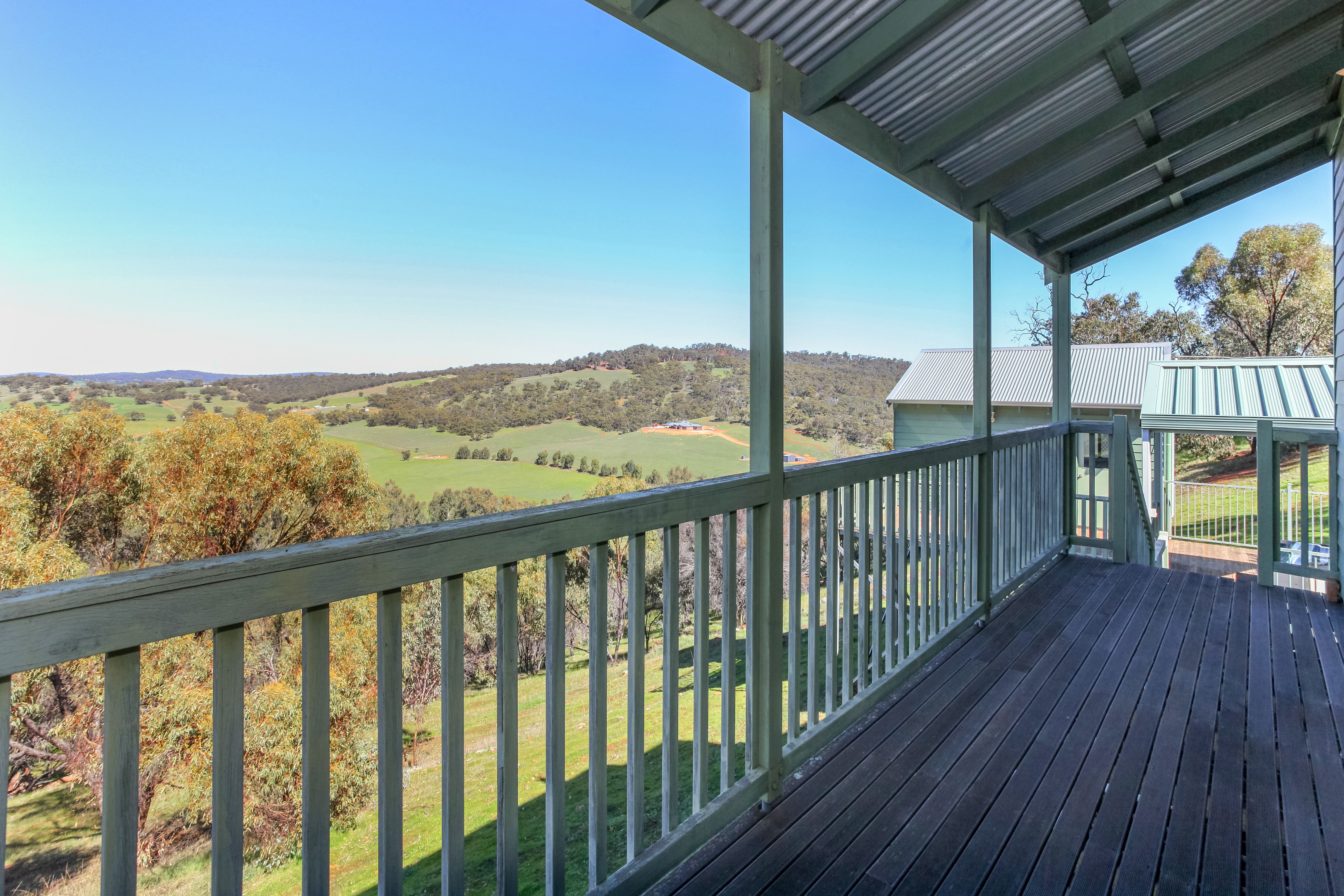 Tony Maddox Real Estate UNDER OFFER