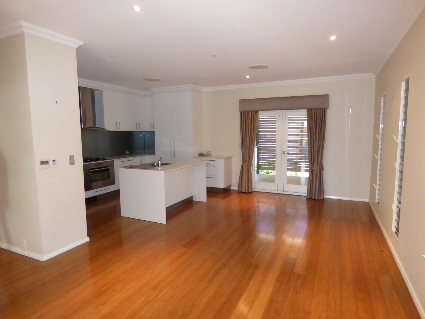 Tony Maddox Real Estate This stunning 1062m2 property is available NOW!