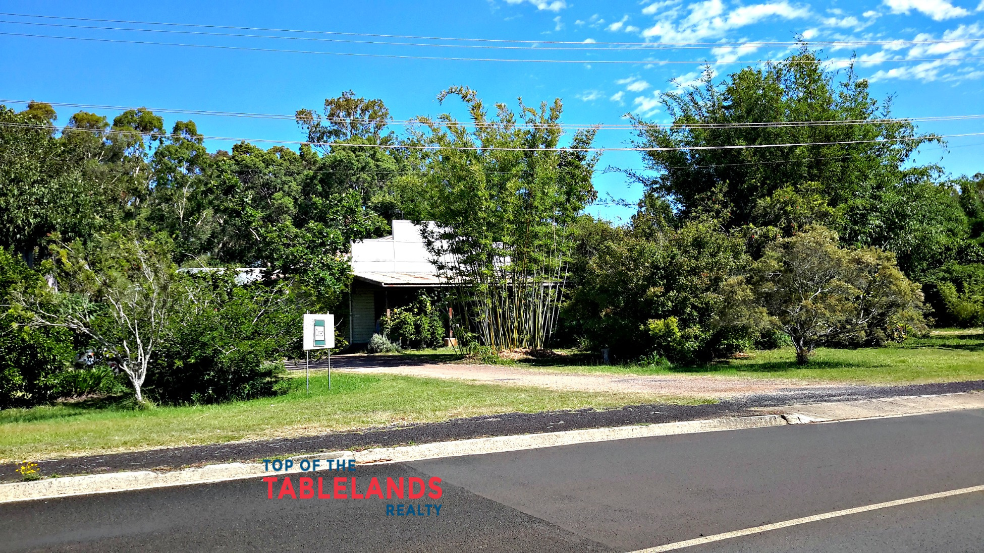 Top of the Tablelands Realty Rural Property feeling in the middle of