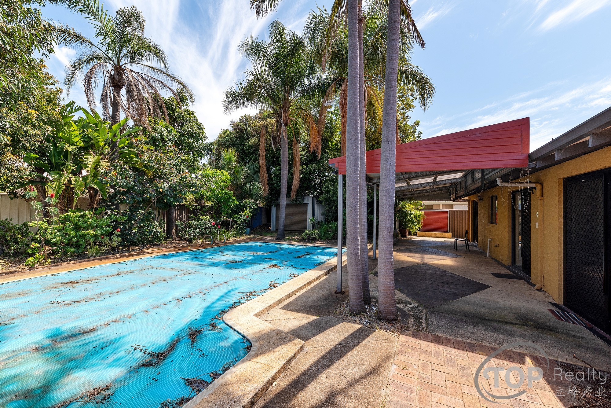 Top Realty CLOSE TO STOCKLAND BULL CREEK & TRAIN STATION!