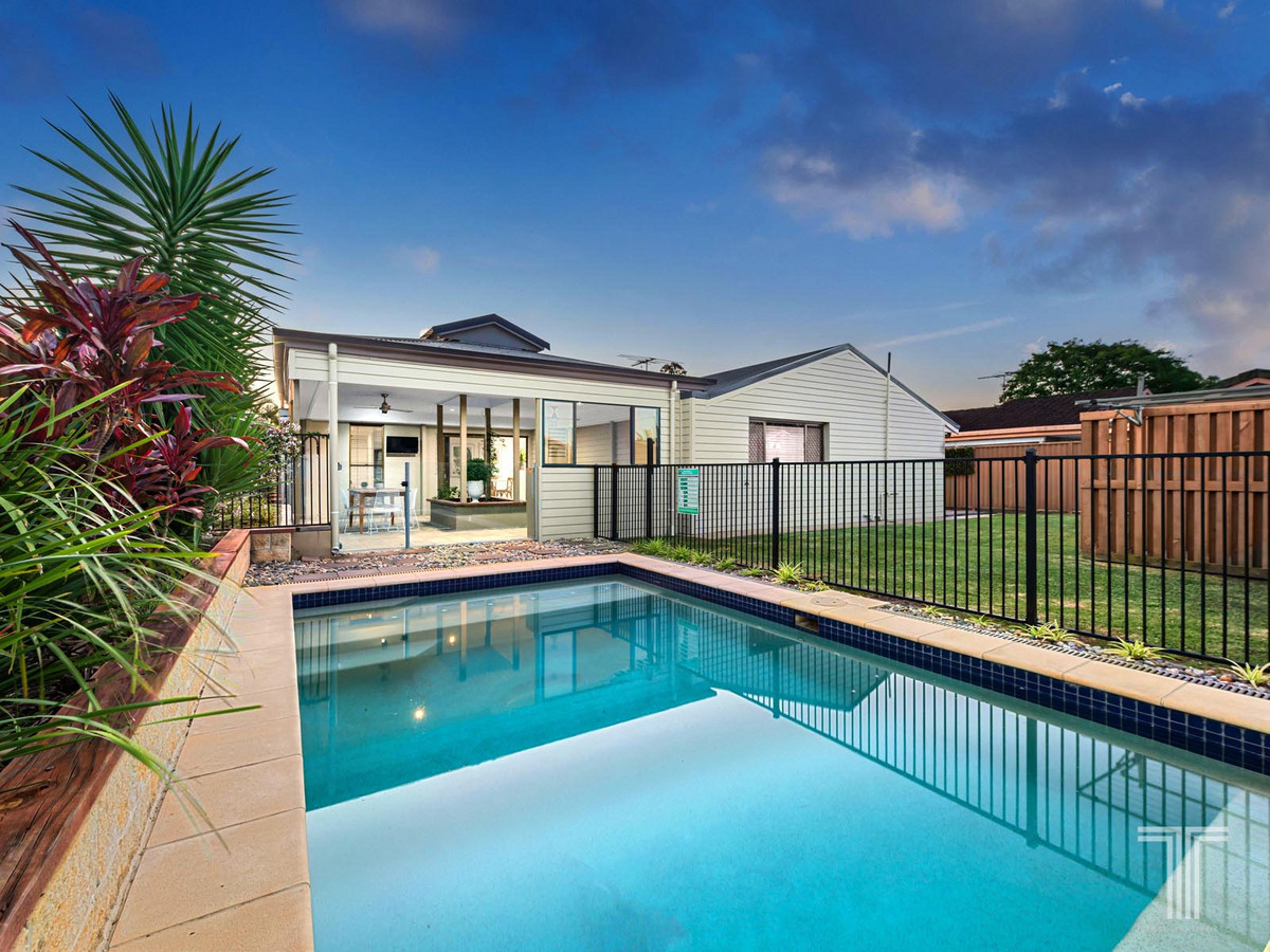 4 Rhuddlan Street, Carindale