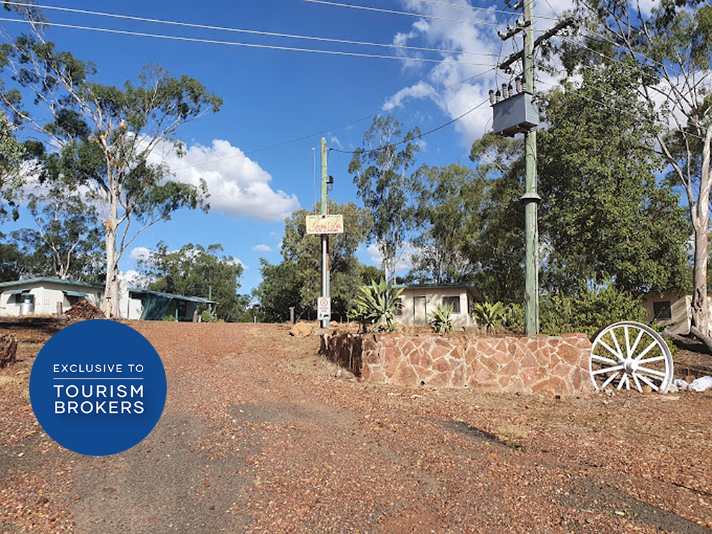 LIVE THE DREAM! GEMFIELDS CARAVAN PARK 1049CPF