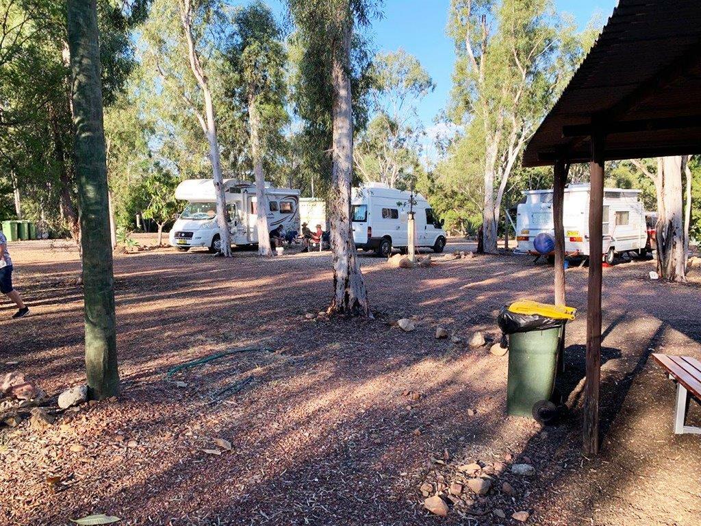 LIVE THE DREAM! GEMFIELDS CARAVAN PARK 1049CPF