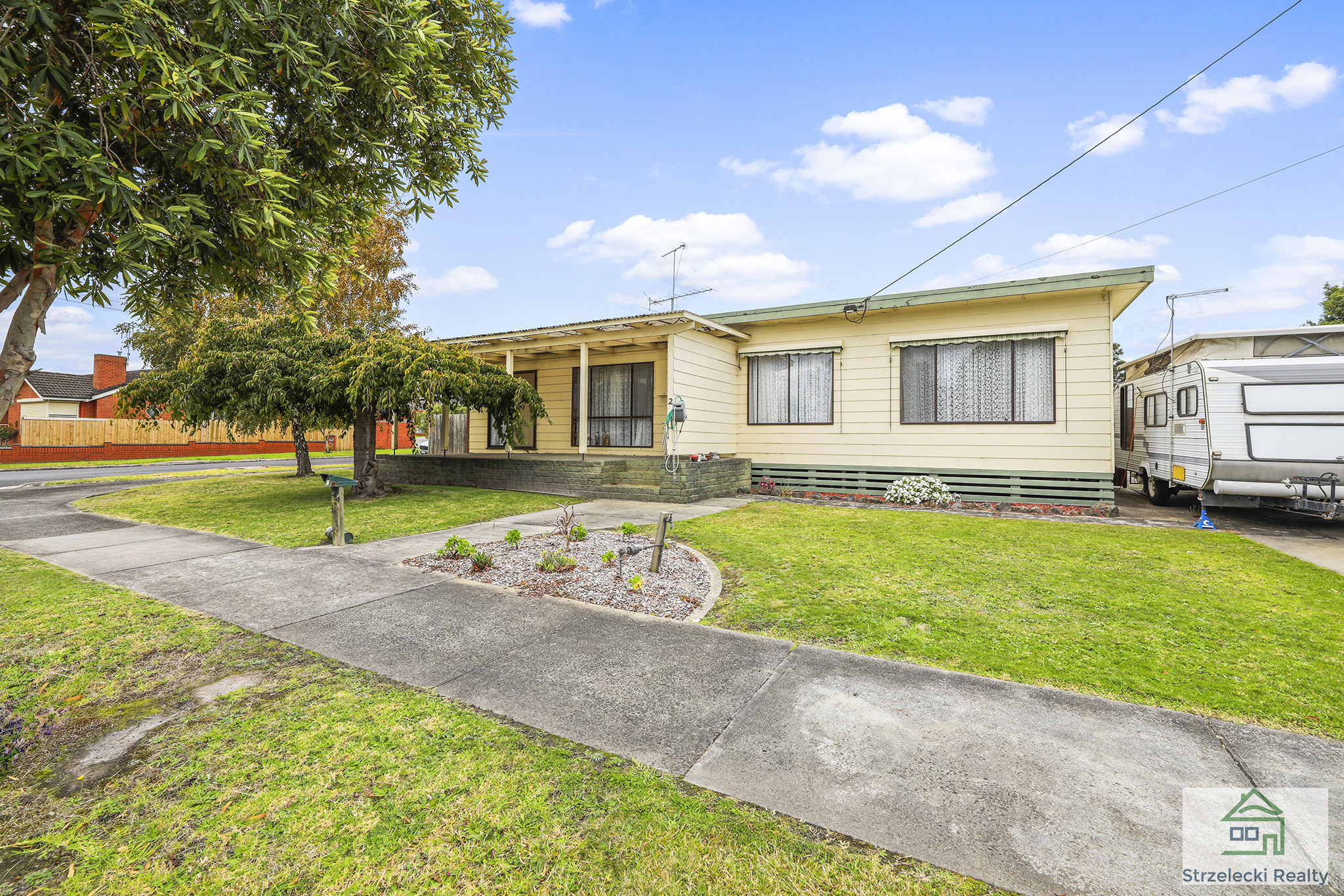 2 Gardner St