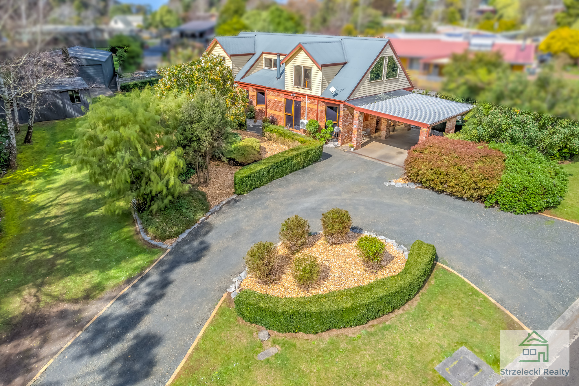 33 Pinnacle Dr