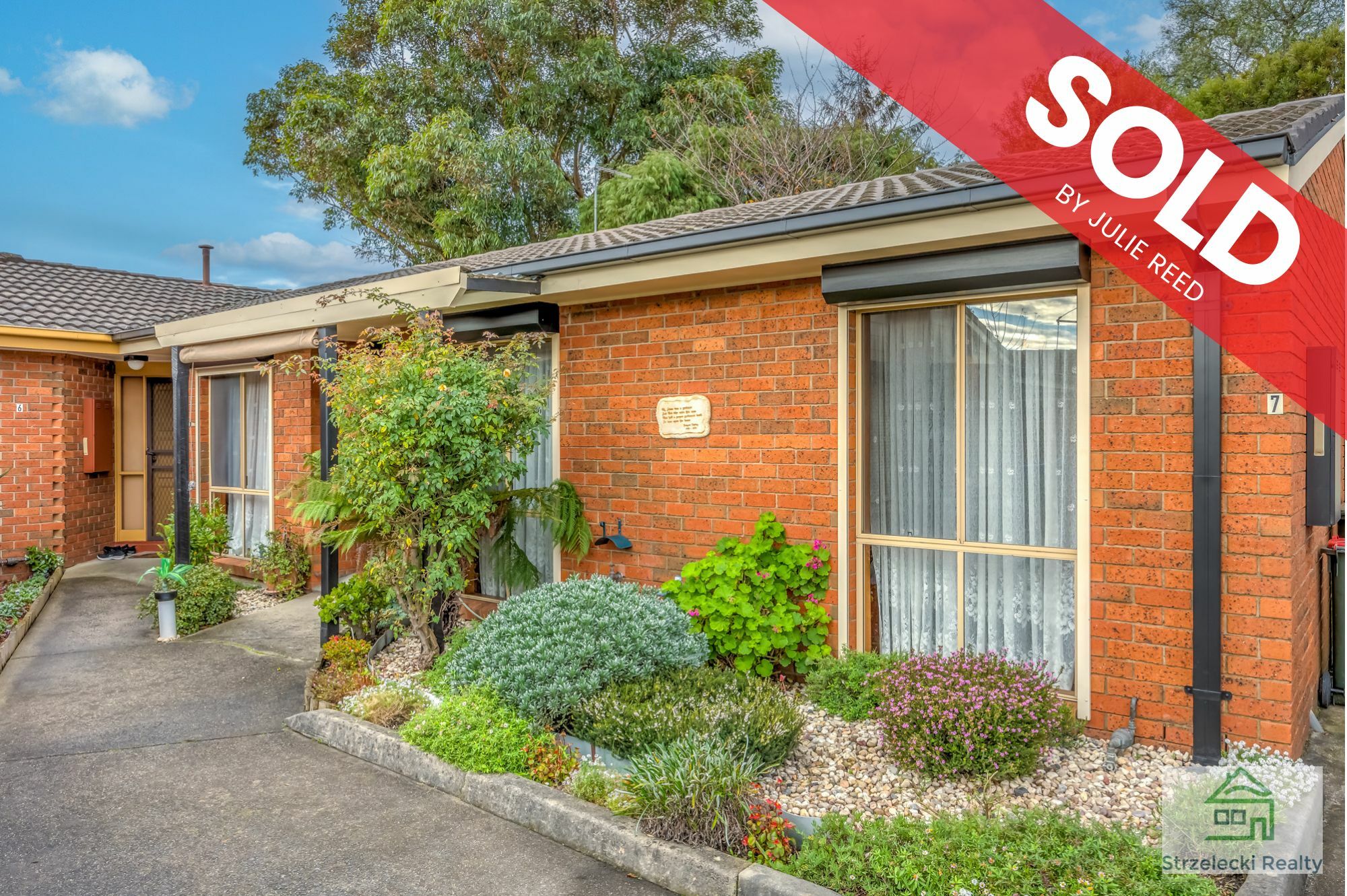13 Saxtons Dr