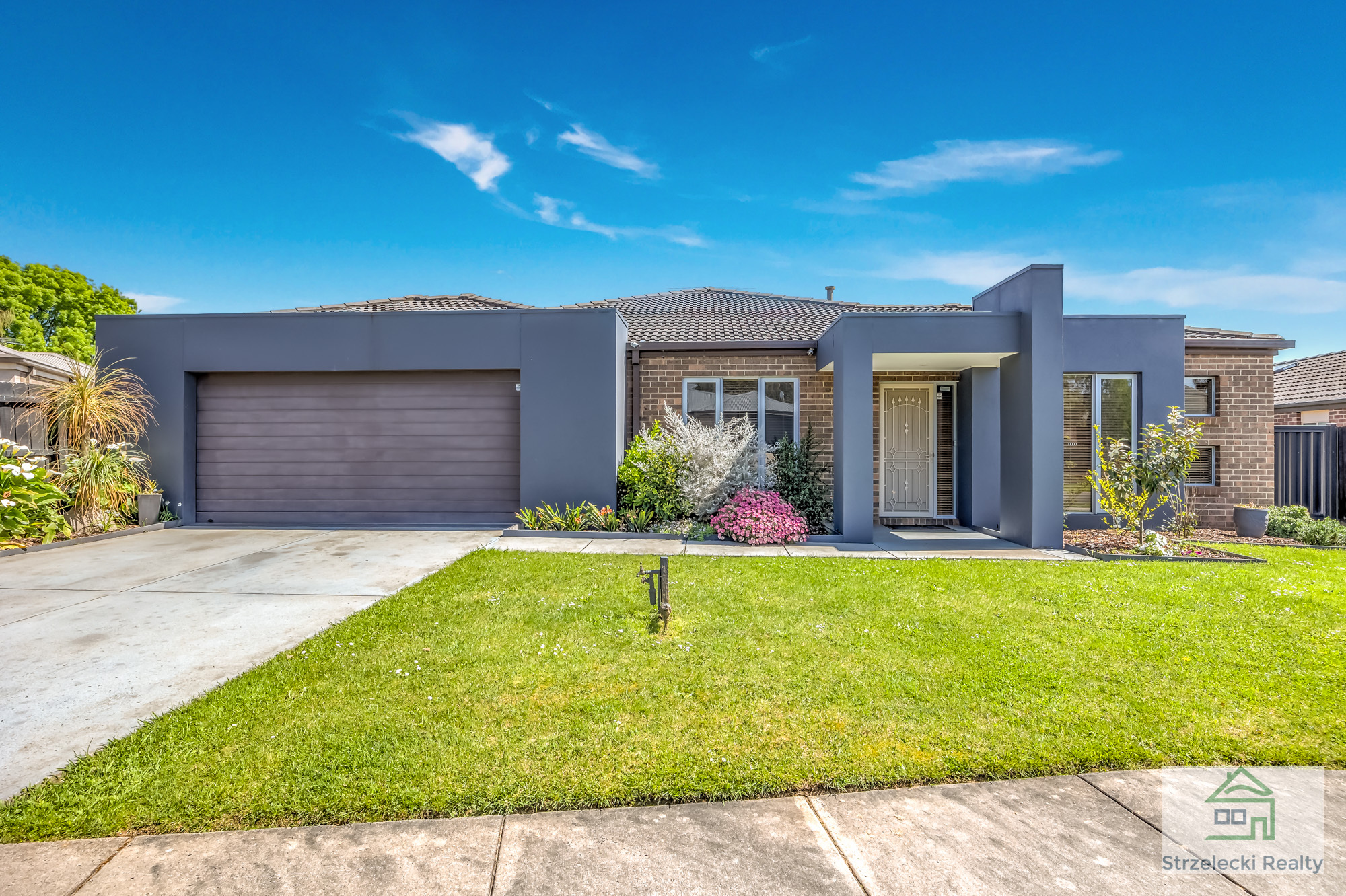 24 Fernlea Cl