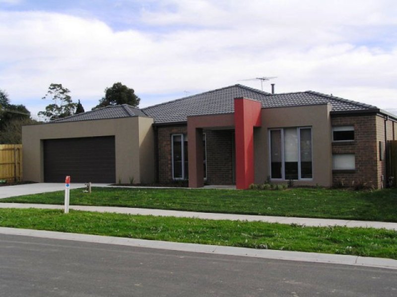 24 Fernlea Close