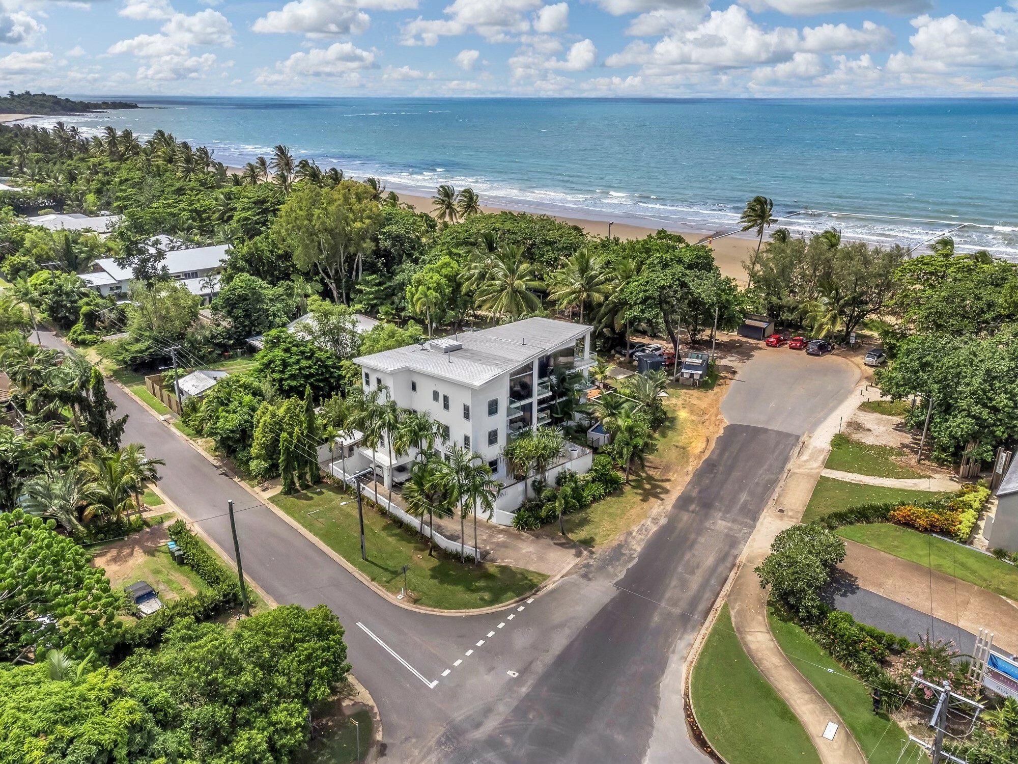 Photo inspiration: Visual Reference: Tropical Property Mission Beach
