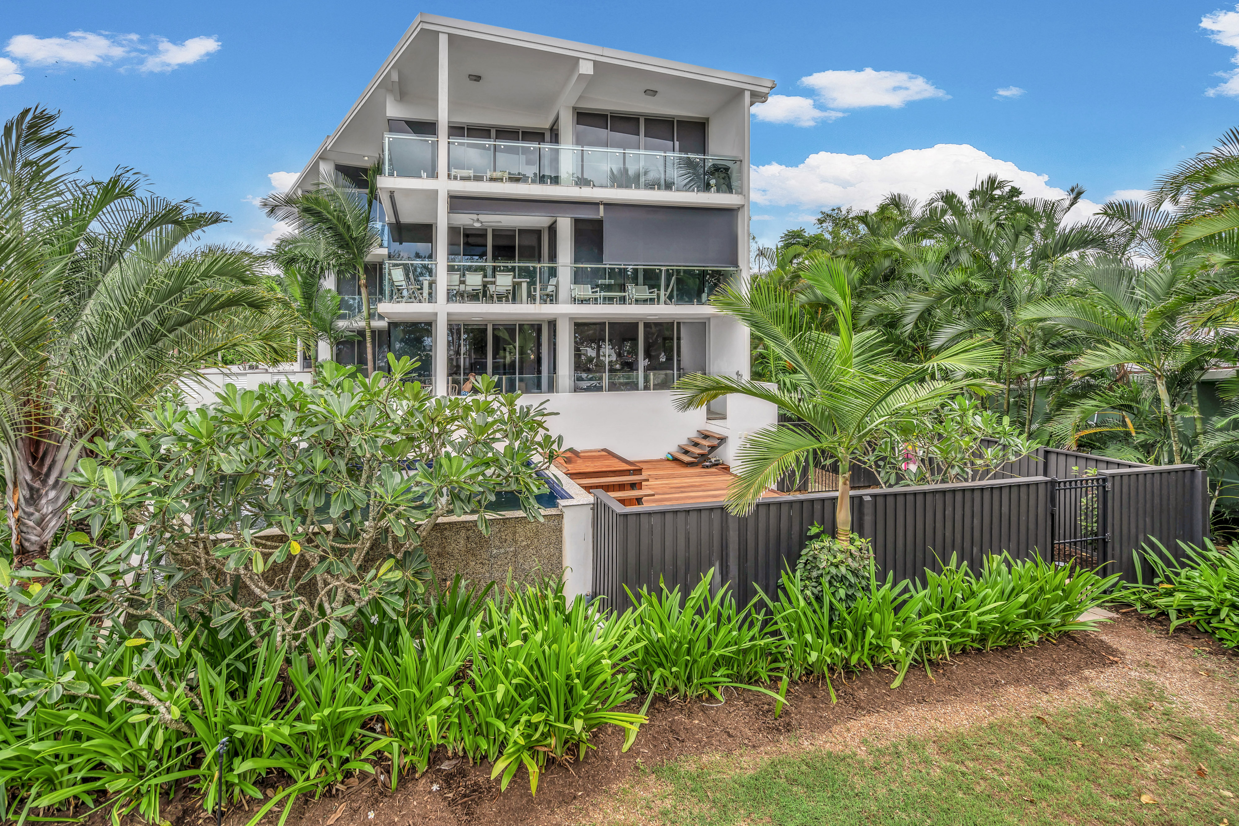 Gallery Detail: Tropical Property Mission Beach Boutique Beachfront Apartments