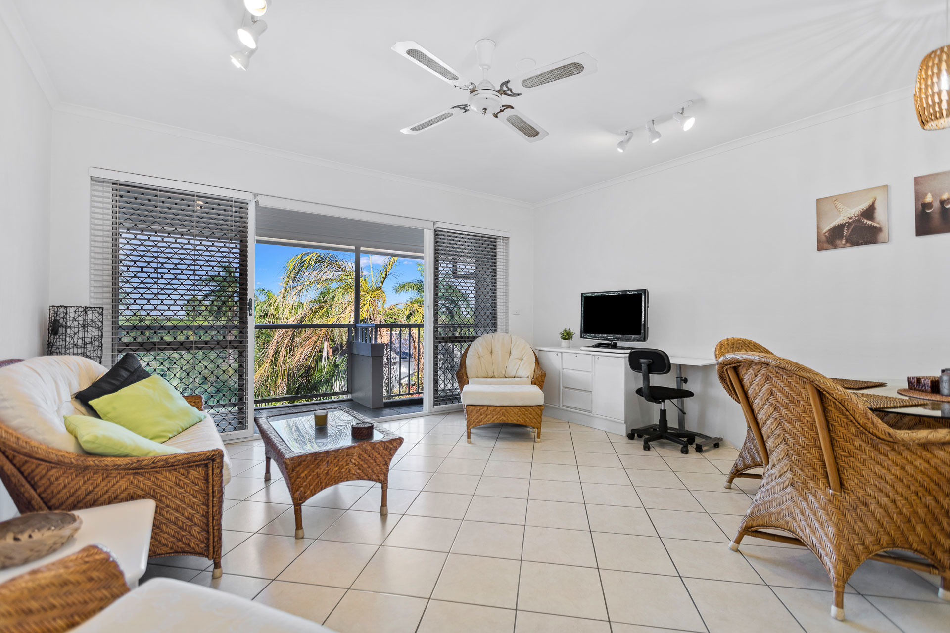 342/305-341 Coral Coast Drive, Palm Cove