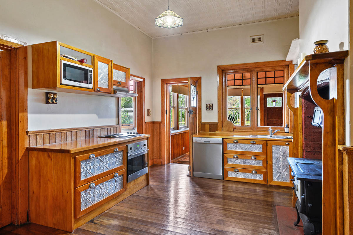 Ulverstone Real Estate 'Ingomar' Historic Beauty on 1/2 Acre