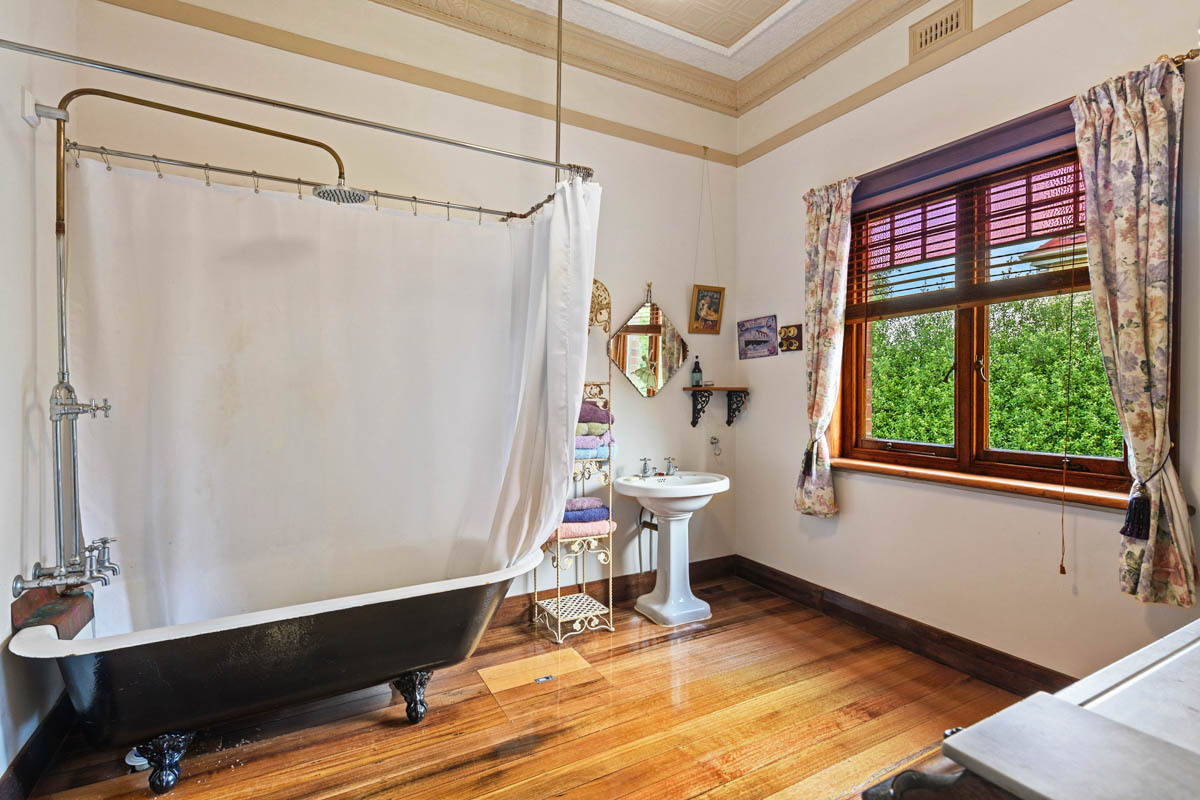 Ulverstone Real Estate 'Ingomar' Historic Beauty on 1/2 Acre