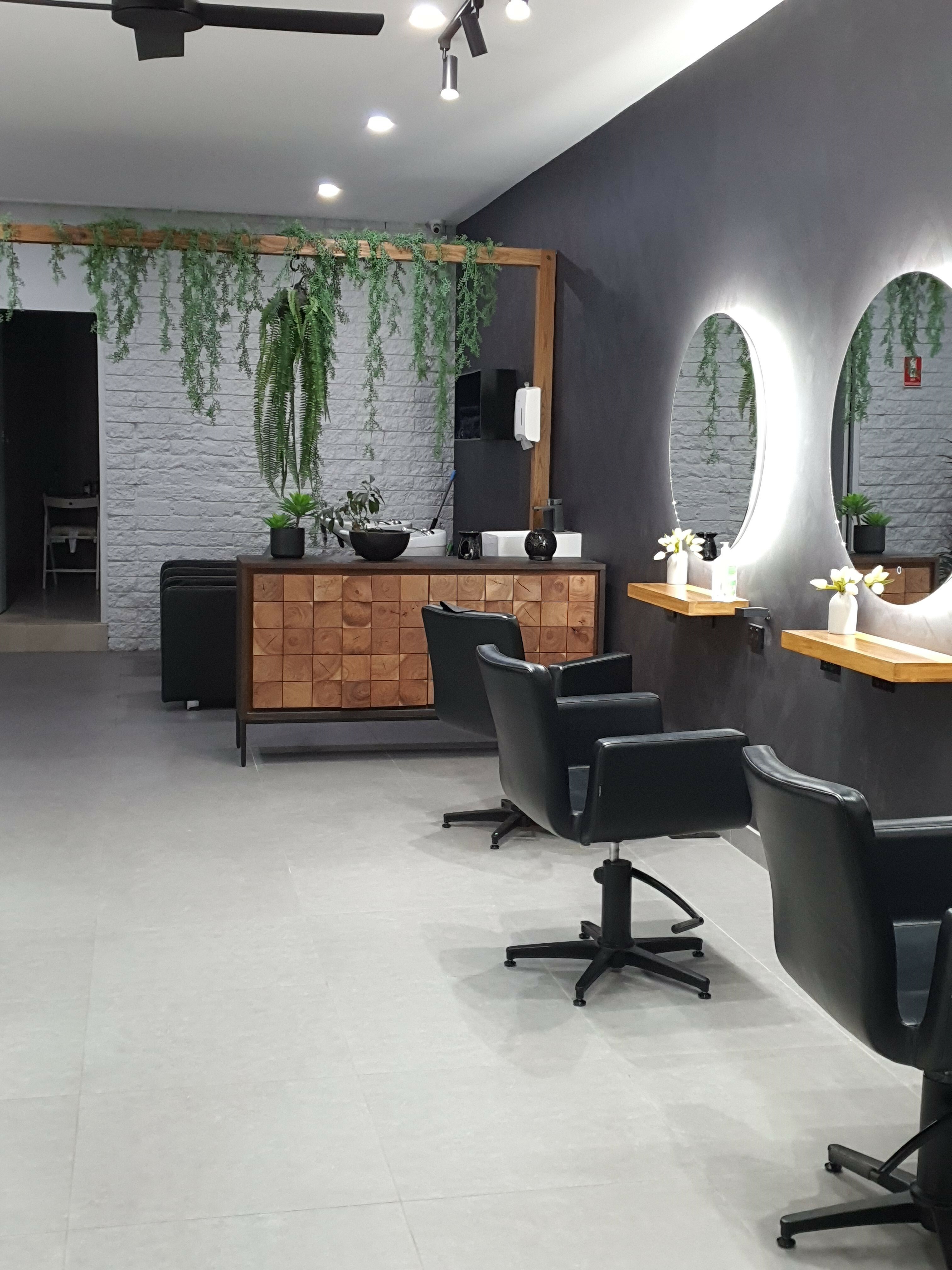 Hair Salon in busy Melbourne Bayside suburb of Mentone AP1282