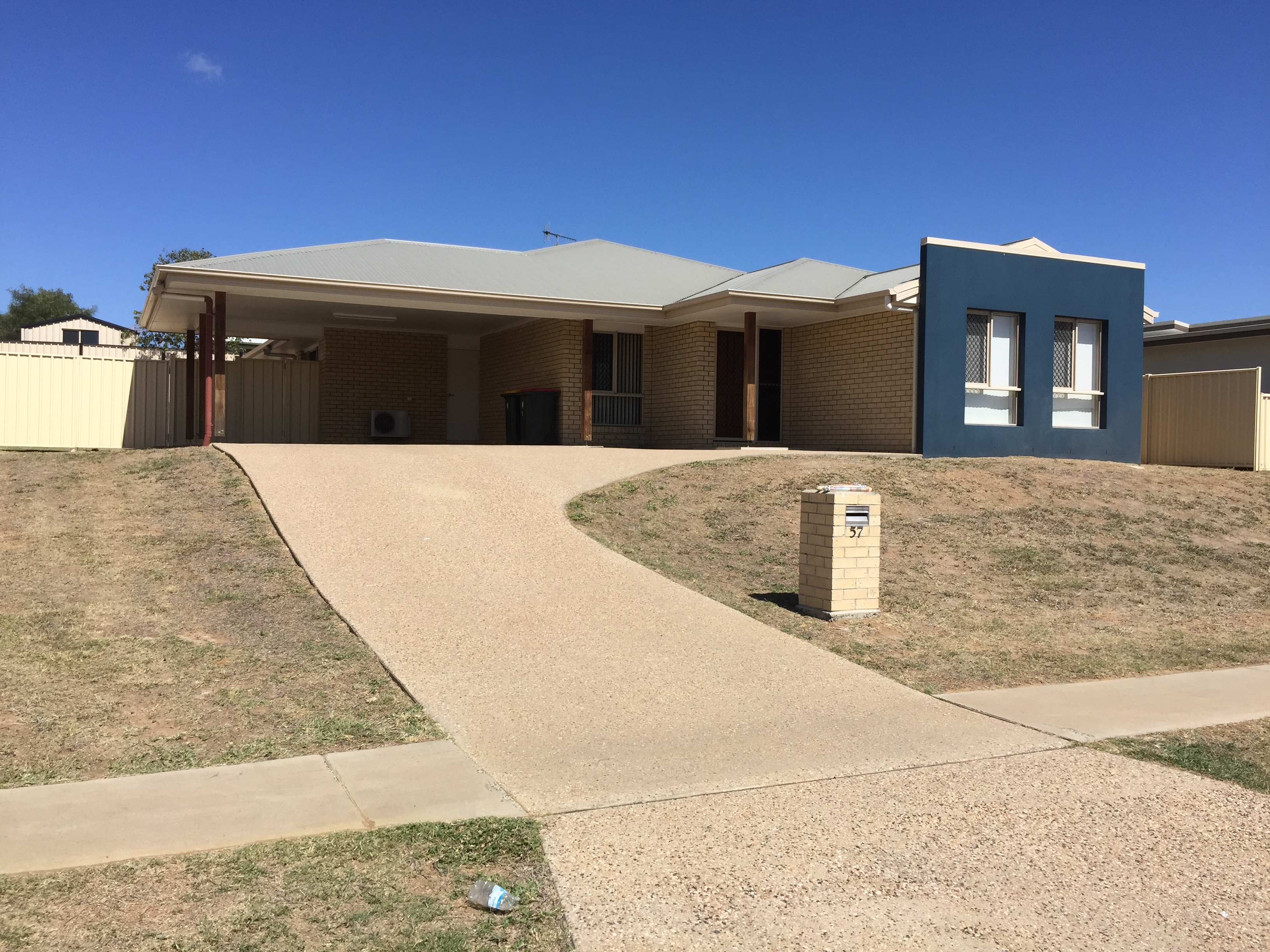 Vision Real Estate (Moranbah) Pty Ltd Open plan family living