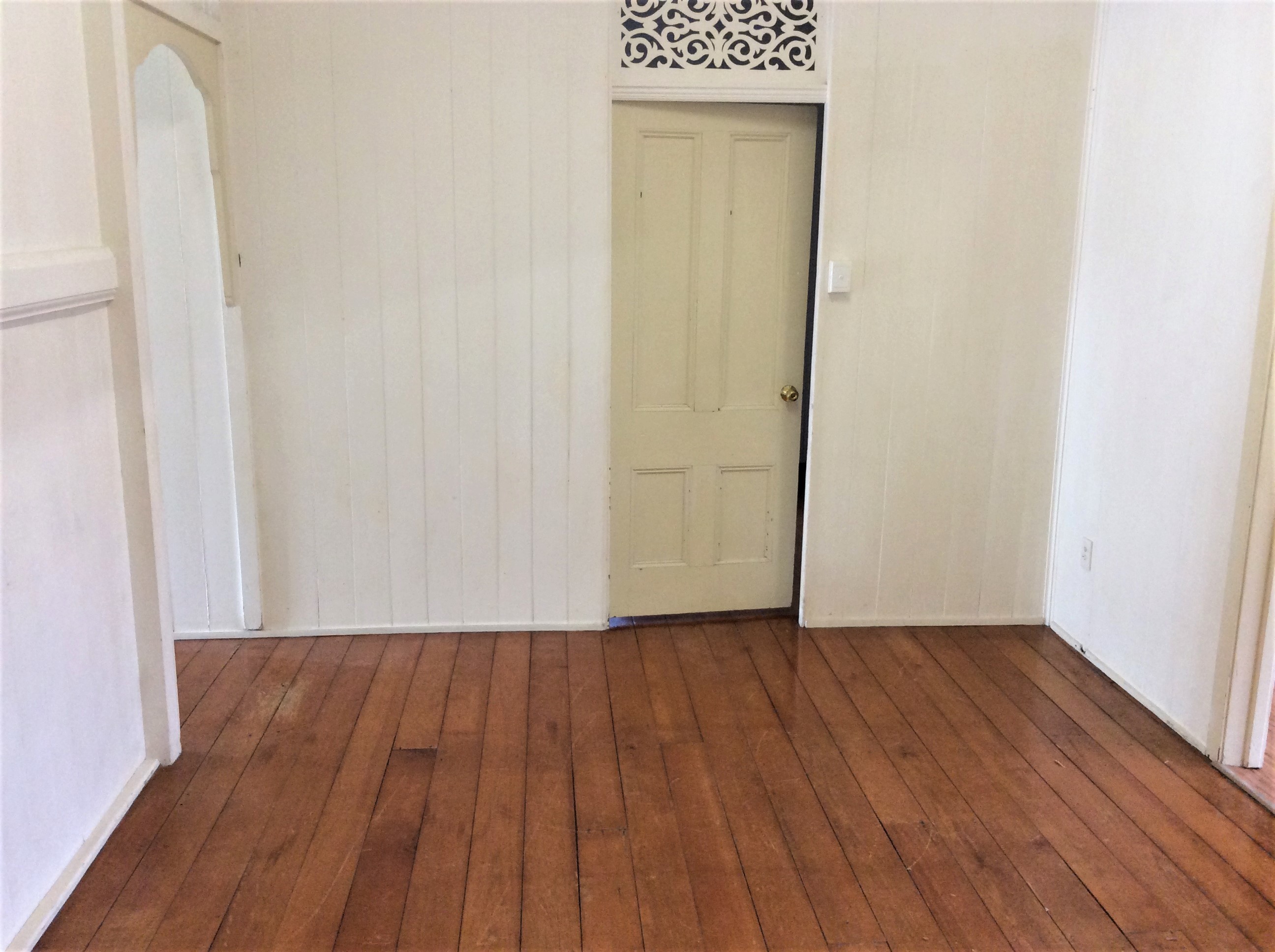 Walkers Real Estate SPACIOUS 4 BEDROOM CLOSE TO HOSPITALS AND TOWN