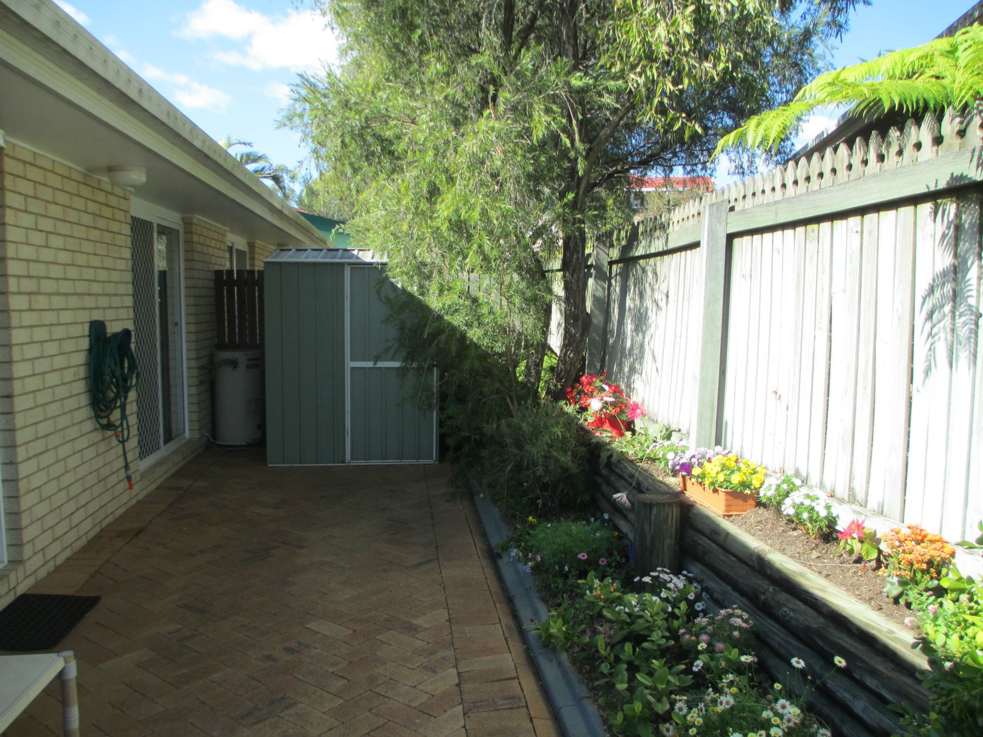 Walkers Real Estate EAST IPSWICH UNIT GATED SECURITY COMPLEX