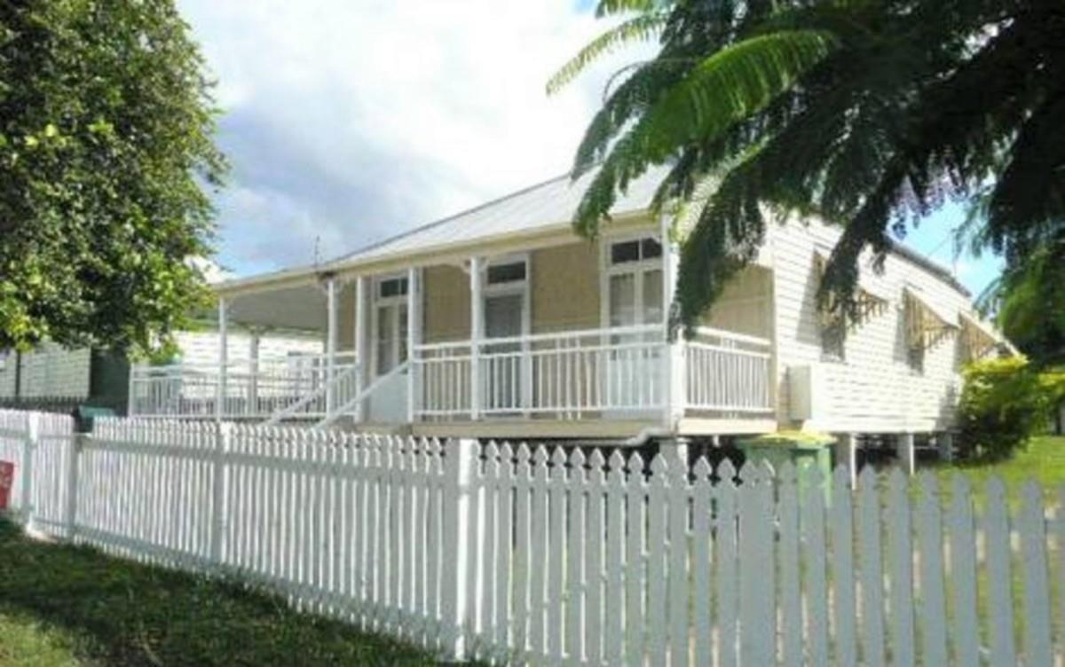 33 Walsh St