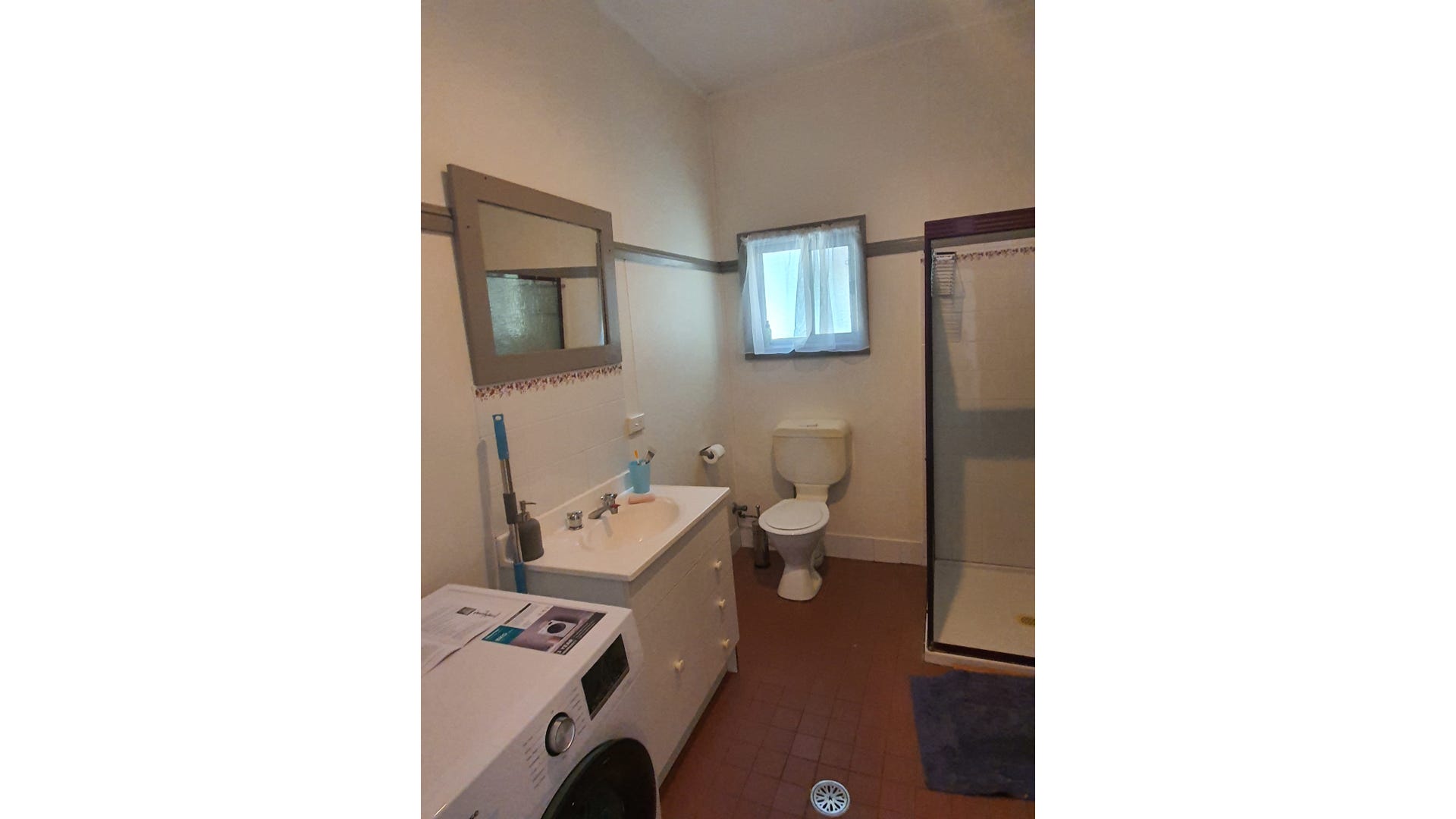 Includes wifi, water and lawn/yard care and cleaner Armidale Rentals