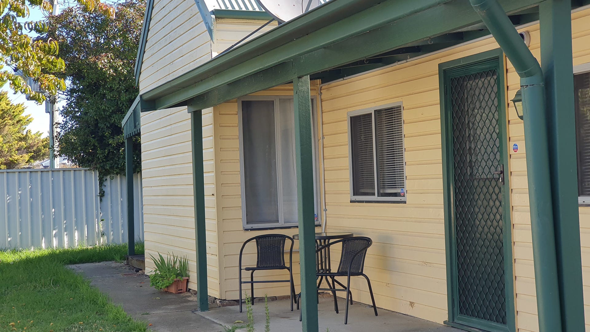 Includes wifi, water and lawn/yard care and cleaner Armidale Rentals