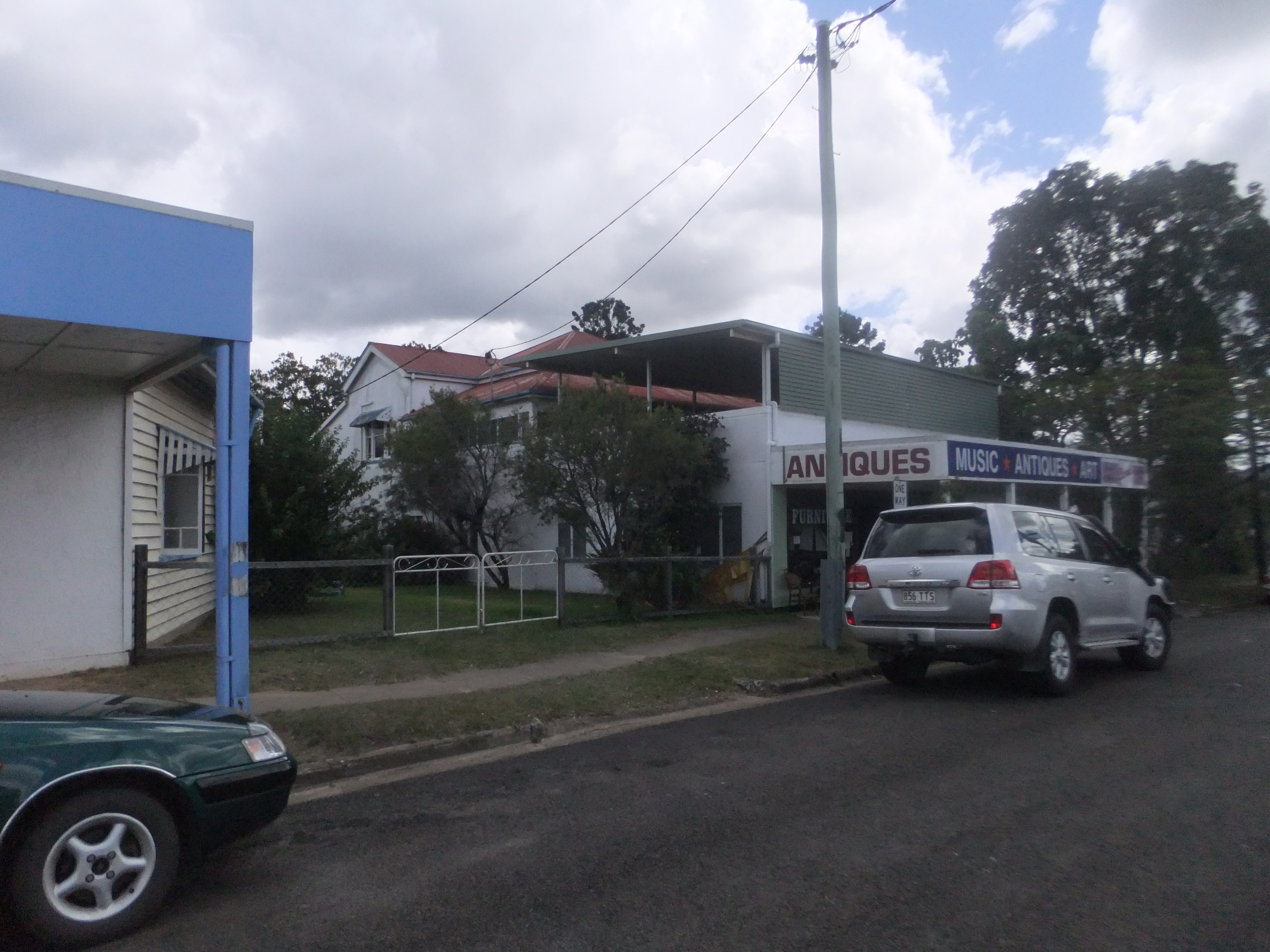 Woodford Property Woodford Central Prime Commercial Location