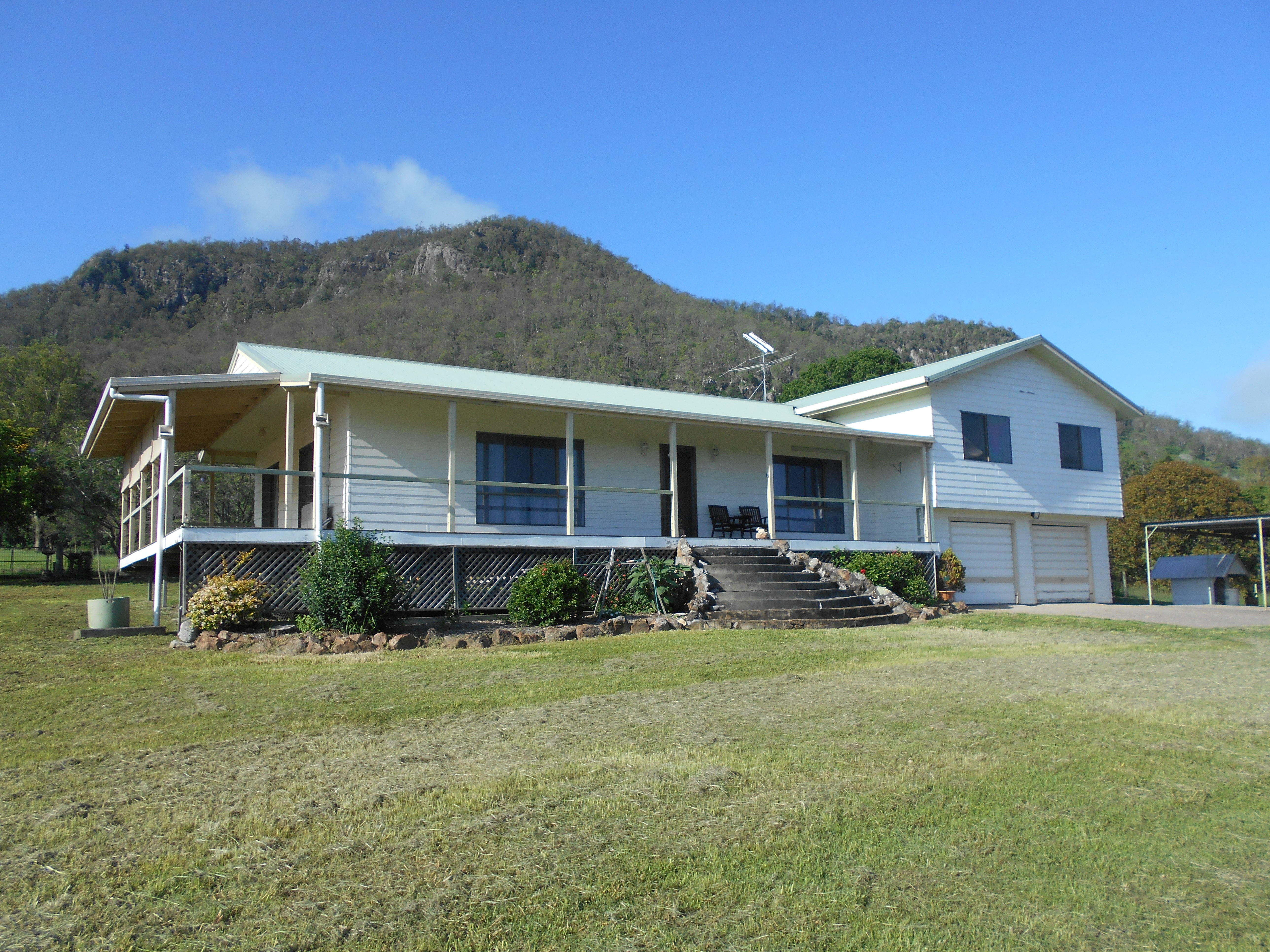 Woodford Property Mount Archer via Woodford 12.5 Acres