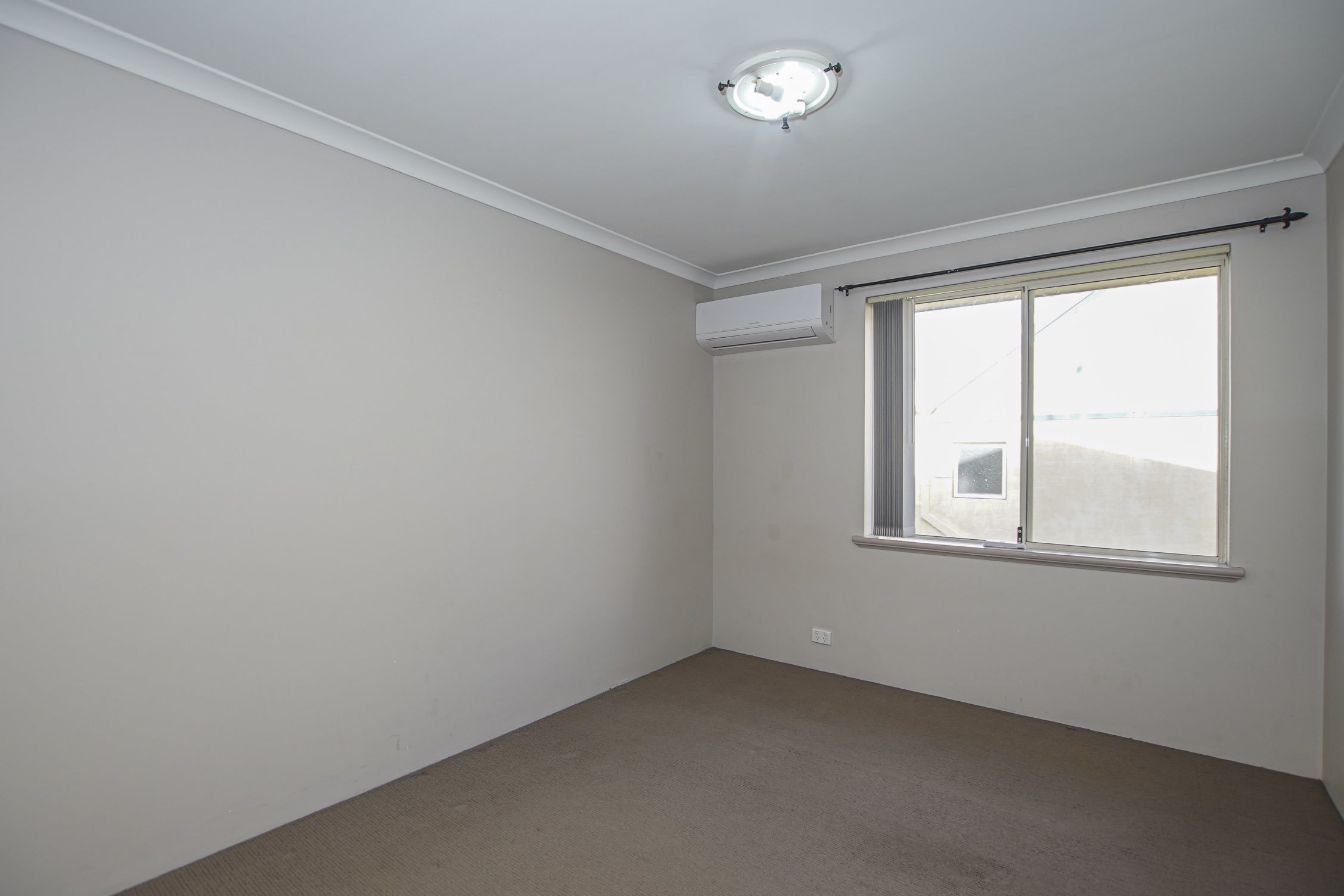 Awesome Two Storey Townhouse with Self Contained Granny Flat in Joondalup!